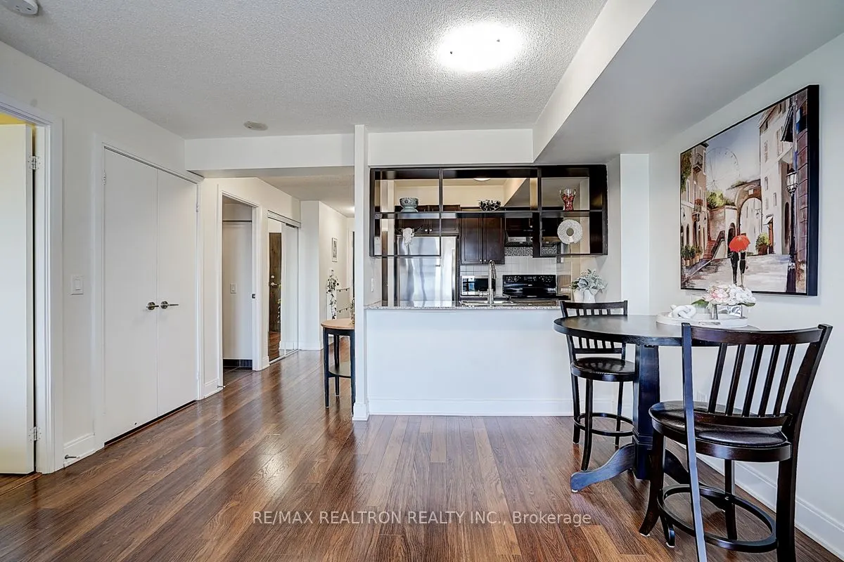 135 Village Green Square, #3220