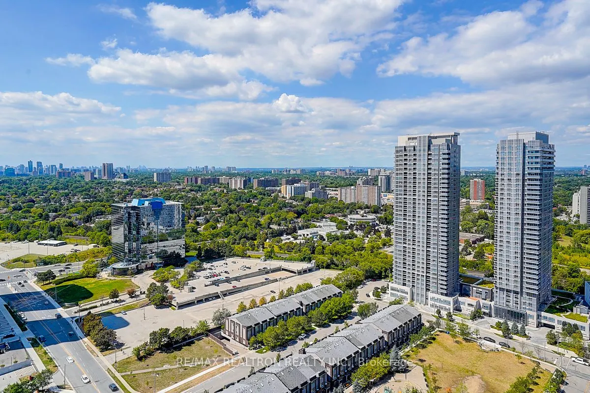 135 Village Green Square, #3220