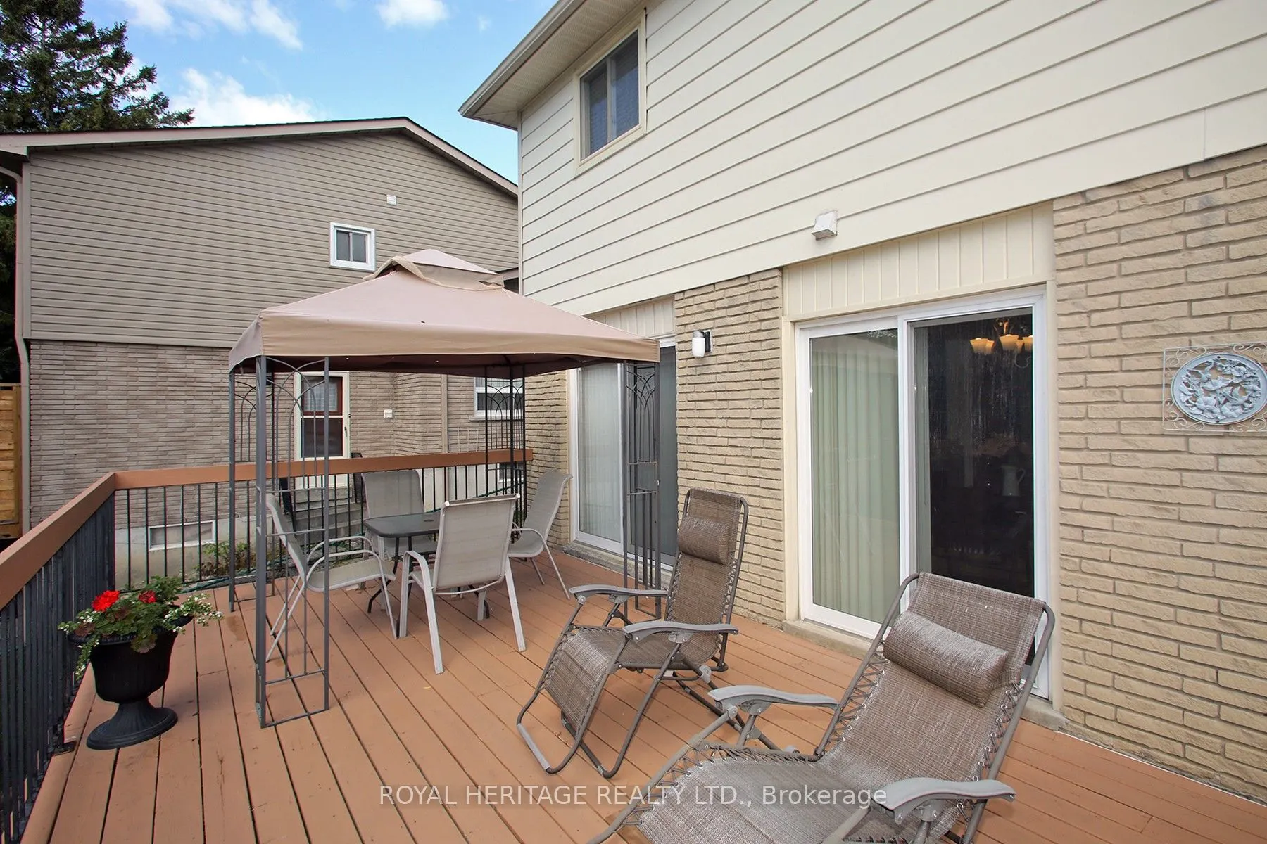 566 Creekview Circle