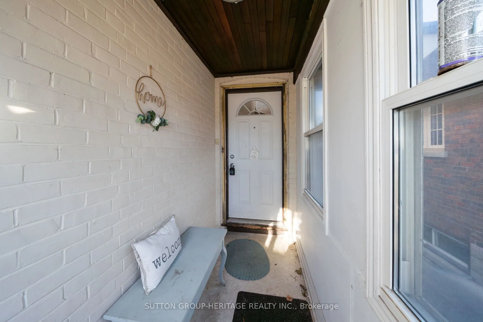 637 Masson Street