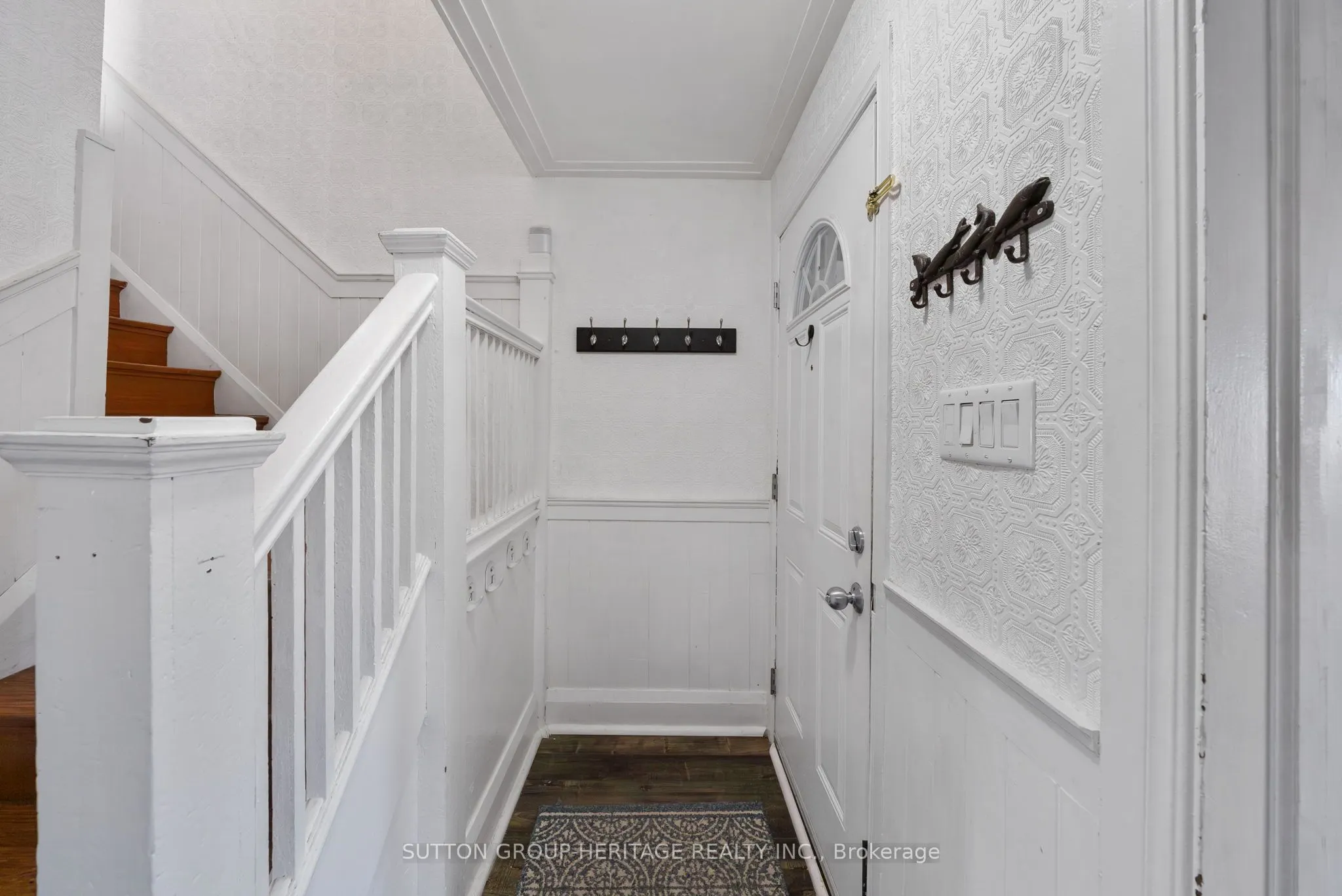 637 Masson Street