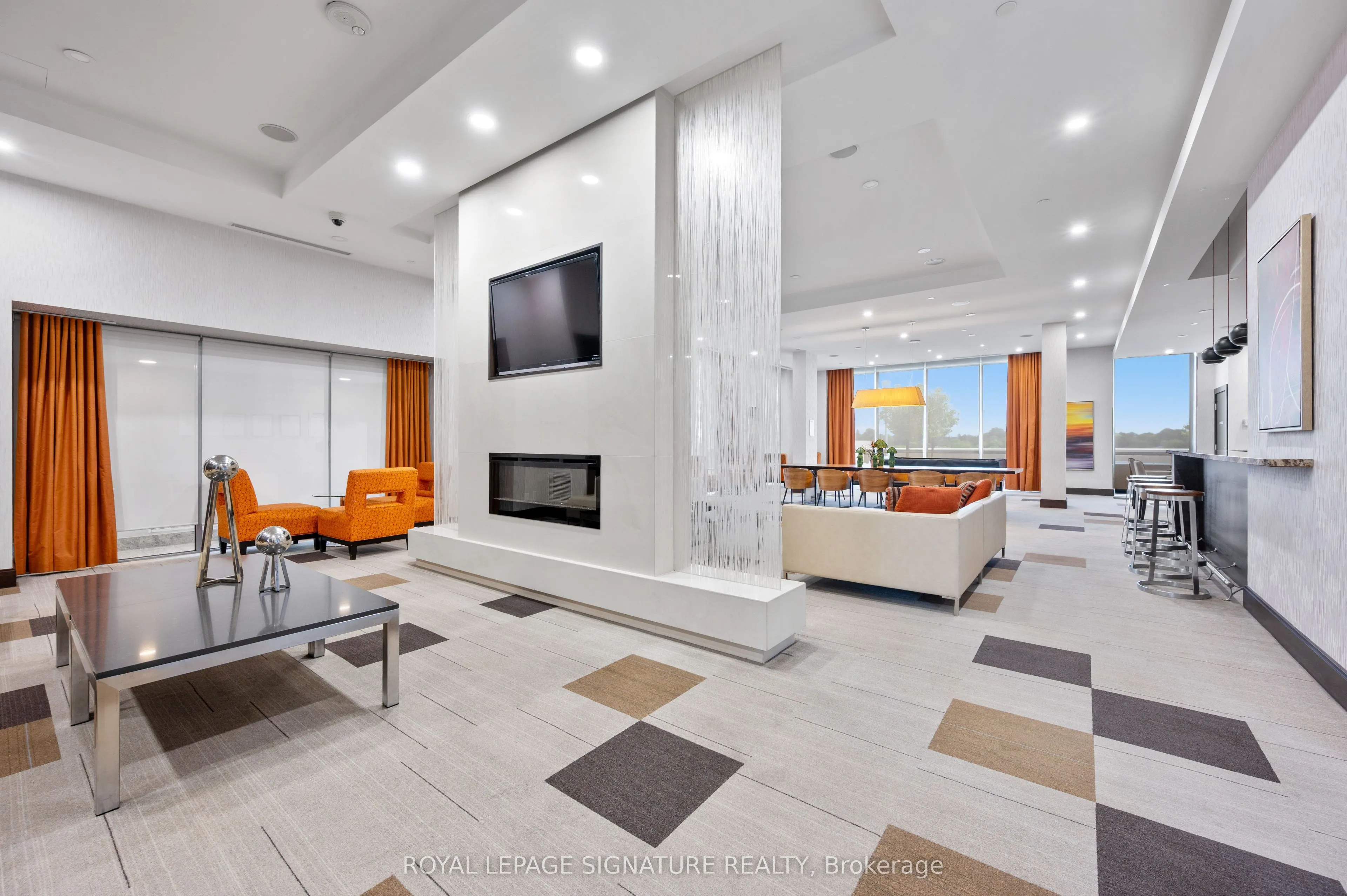 181 Village Green Square, #921