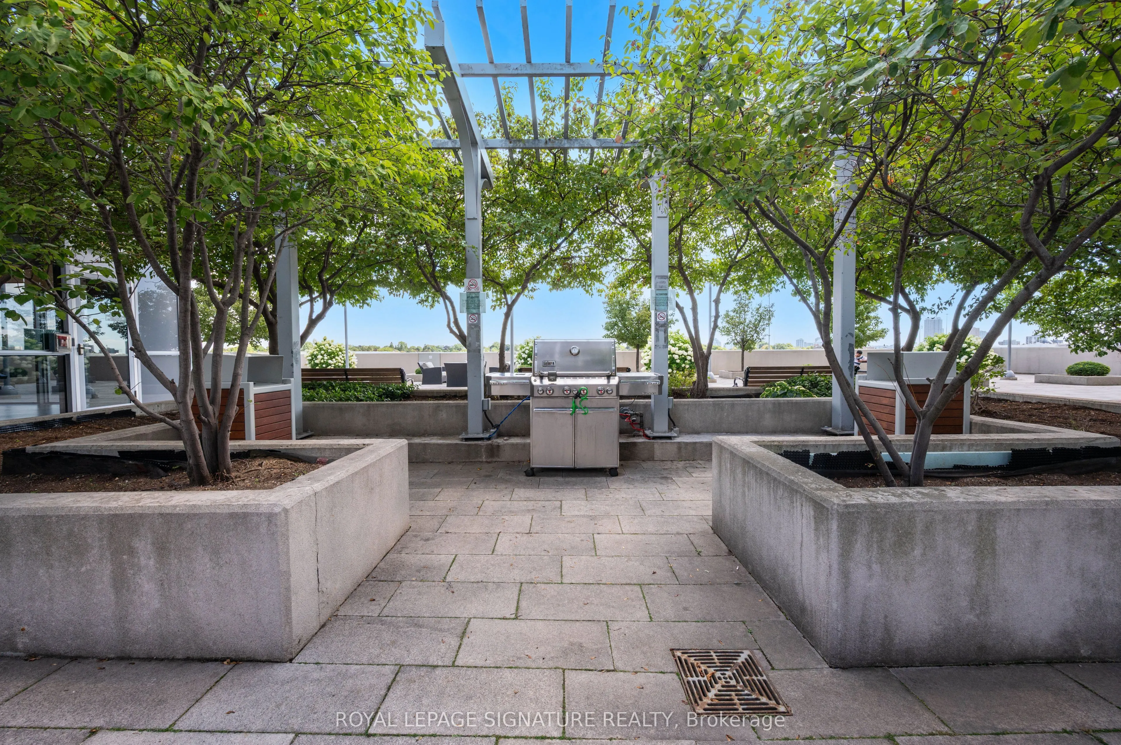 181 Village Green Square, #921