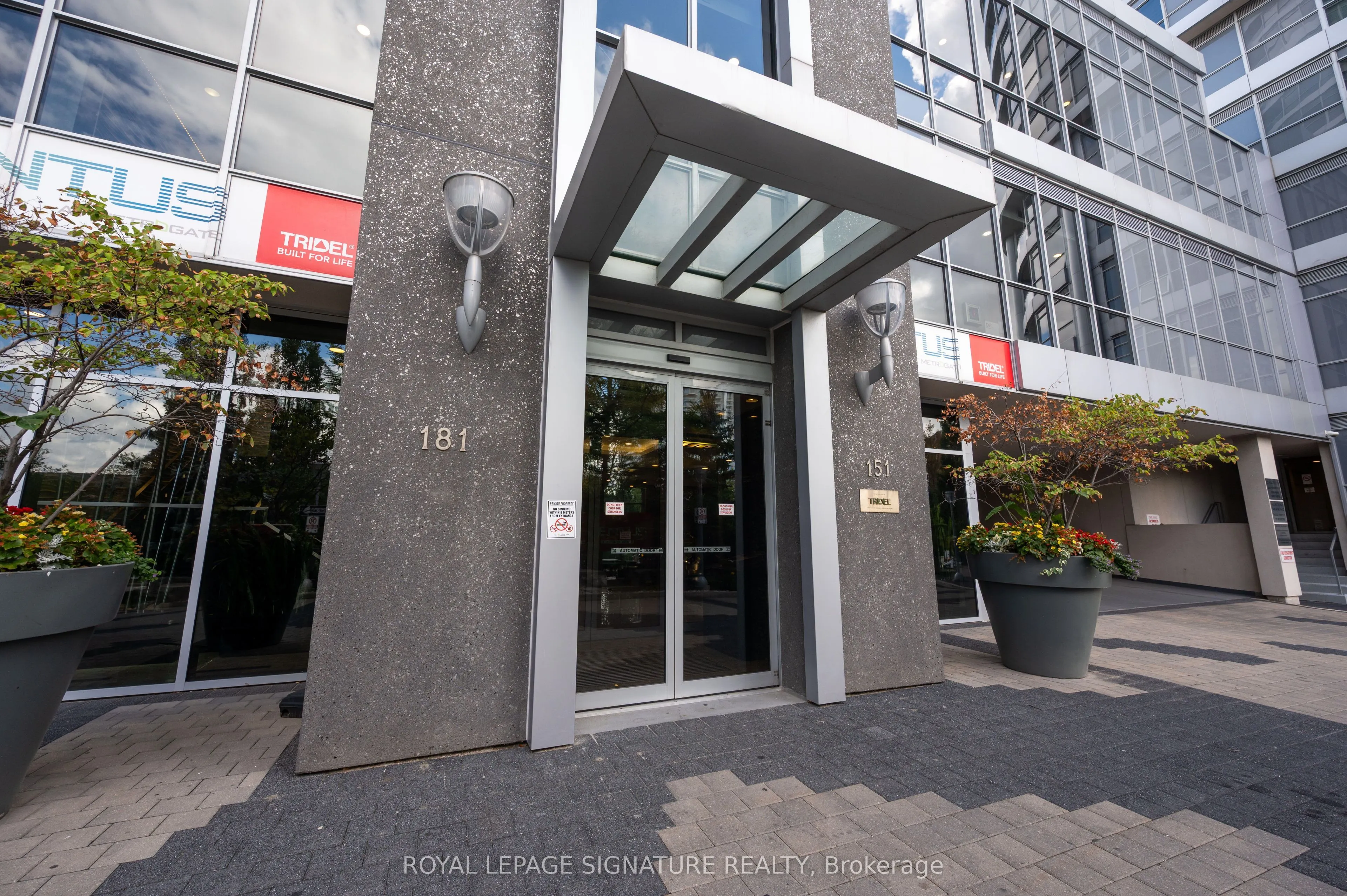 181 Village Green Square, #921