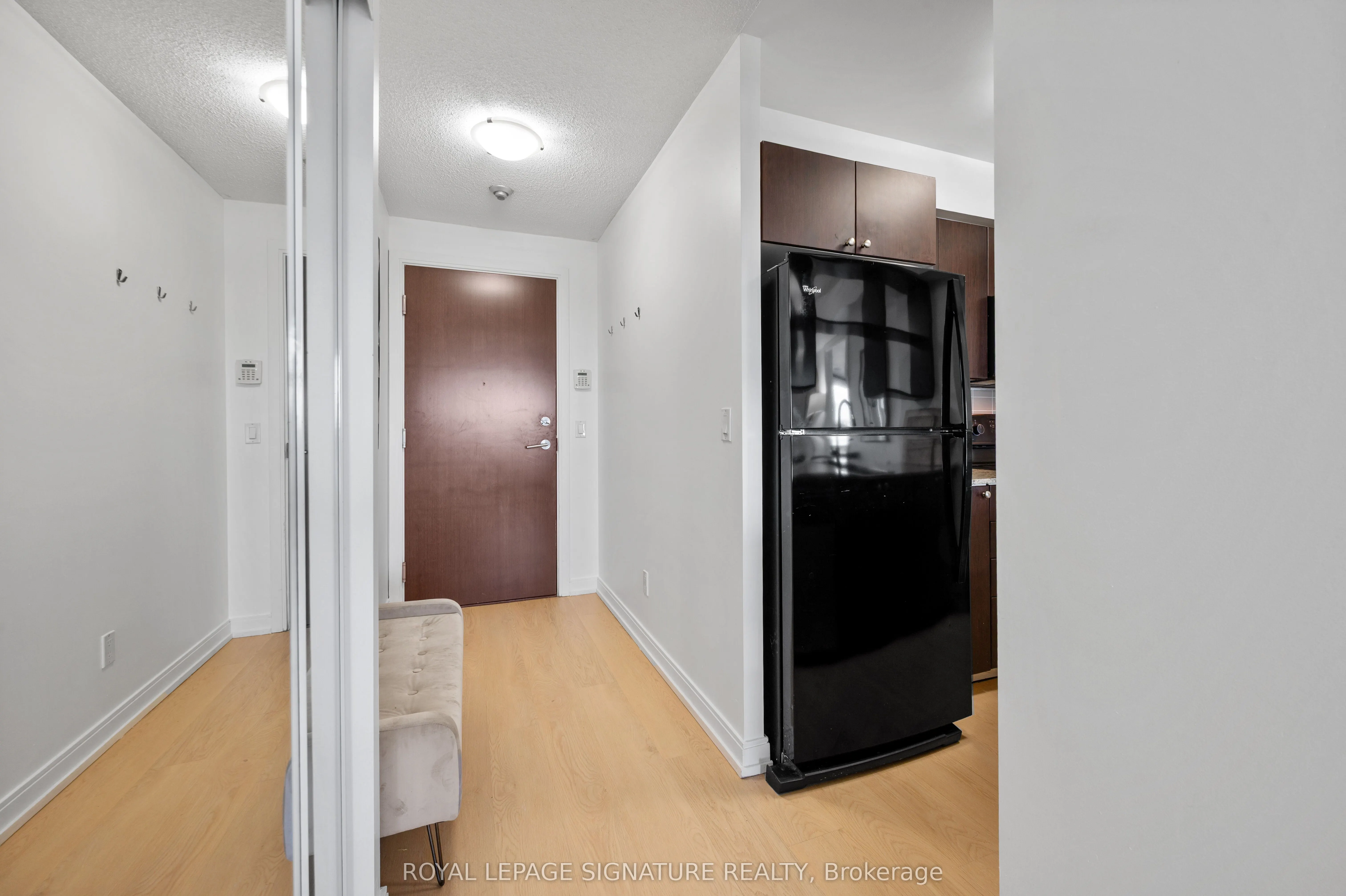181 Village Green Square, #921