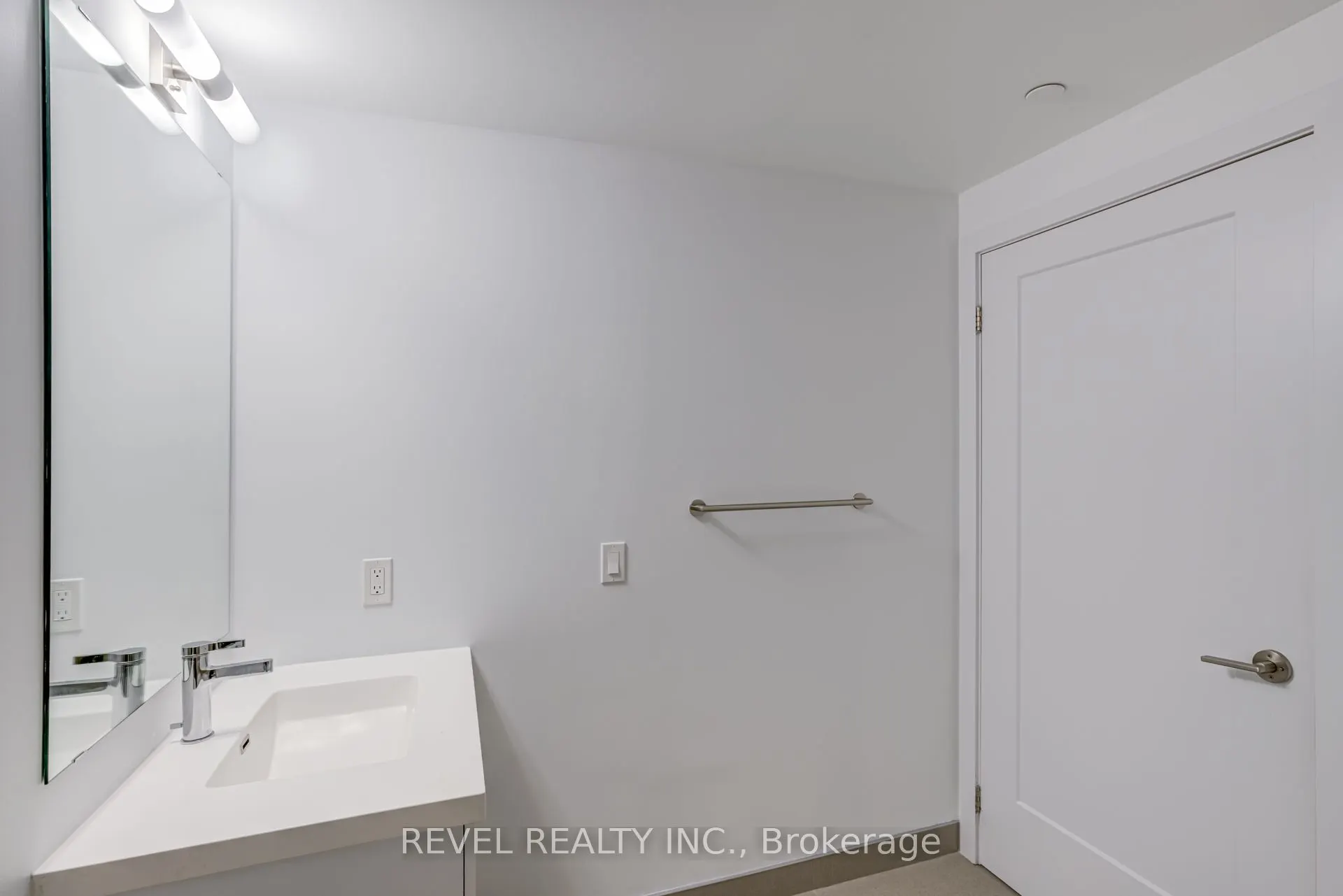 2550 Simcoe Street N, #1411