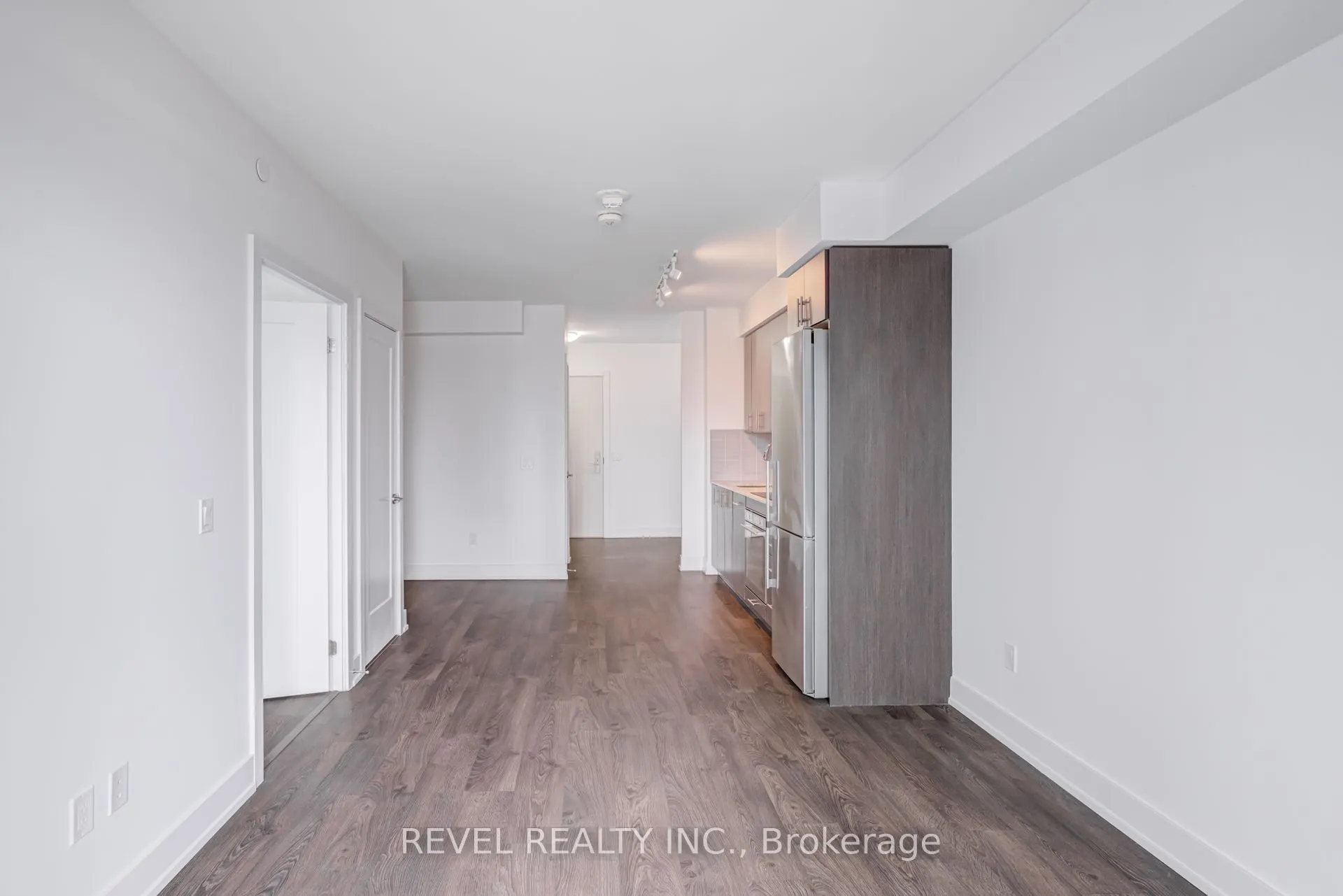 2550 Simcoe Street N, #1411