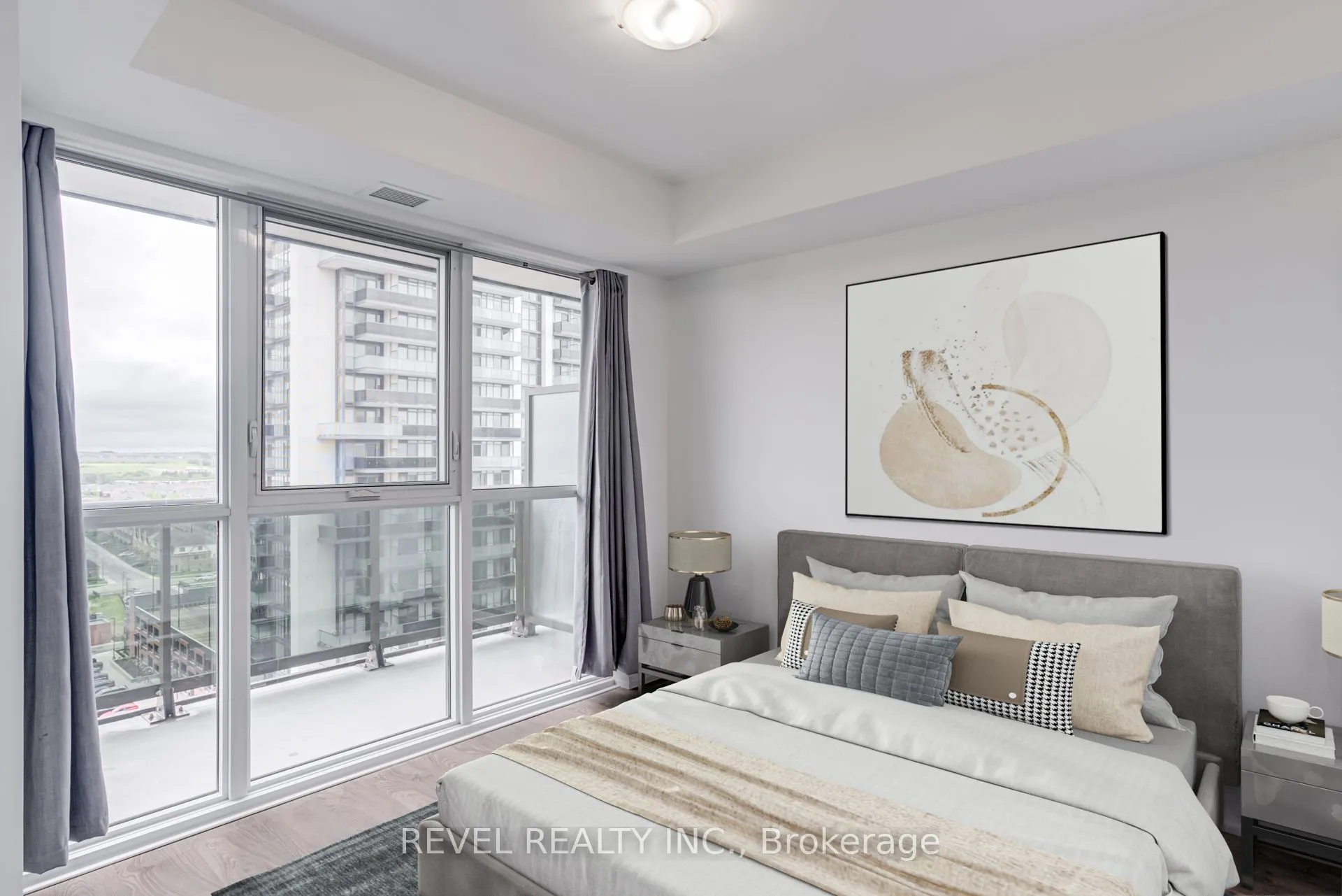 2550 Simcoe Street N, #1411