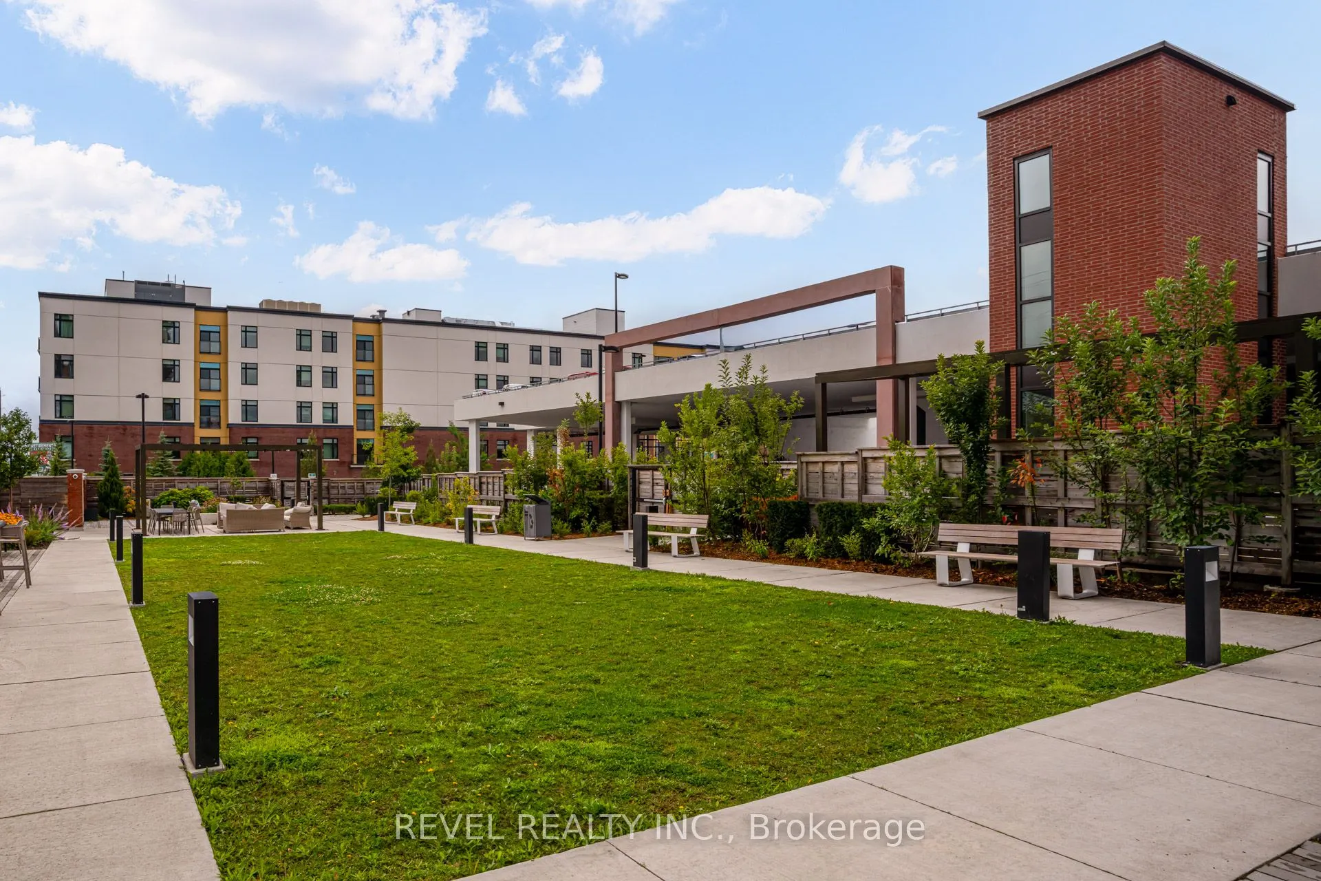 2550 Simcoe Street N, #1411