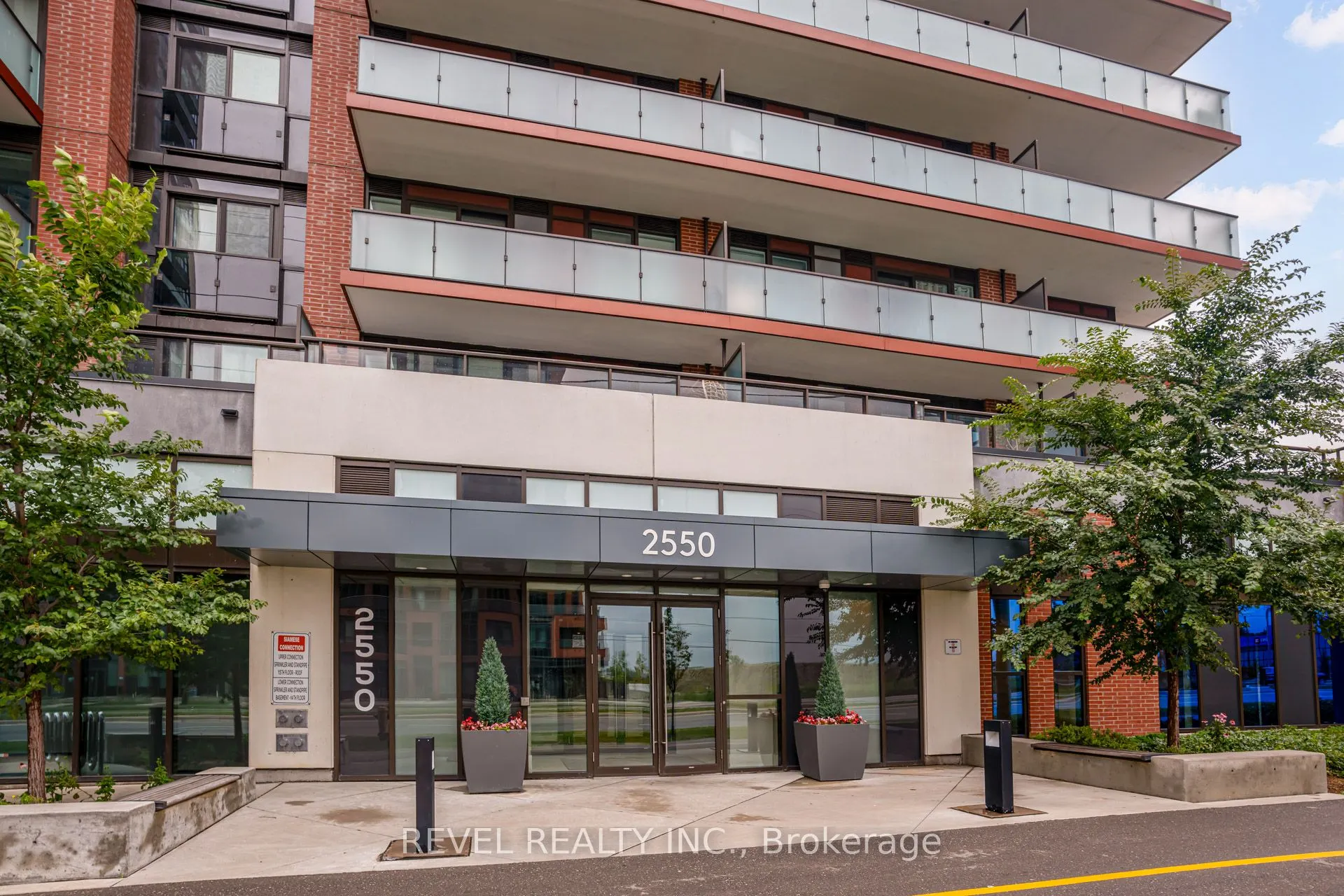 2550 Simcoe Street N, #1411