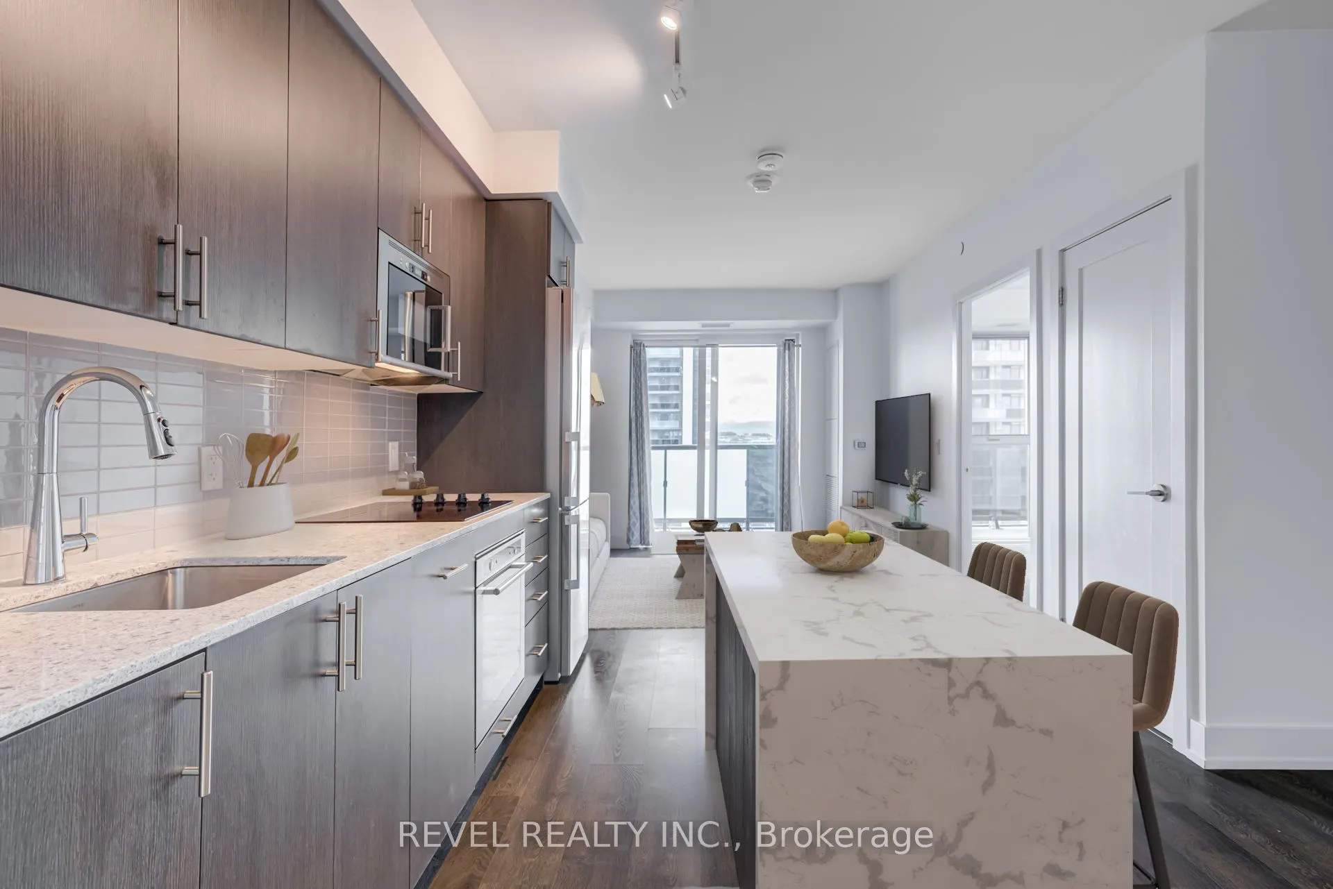 2550 Simcoe Street N, #1411