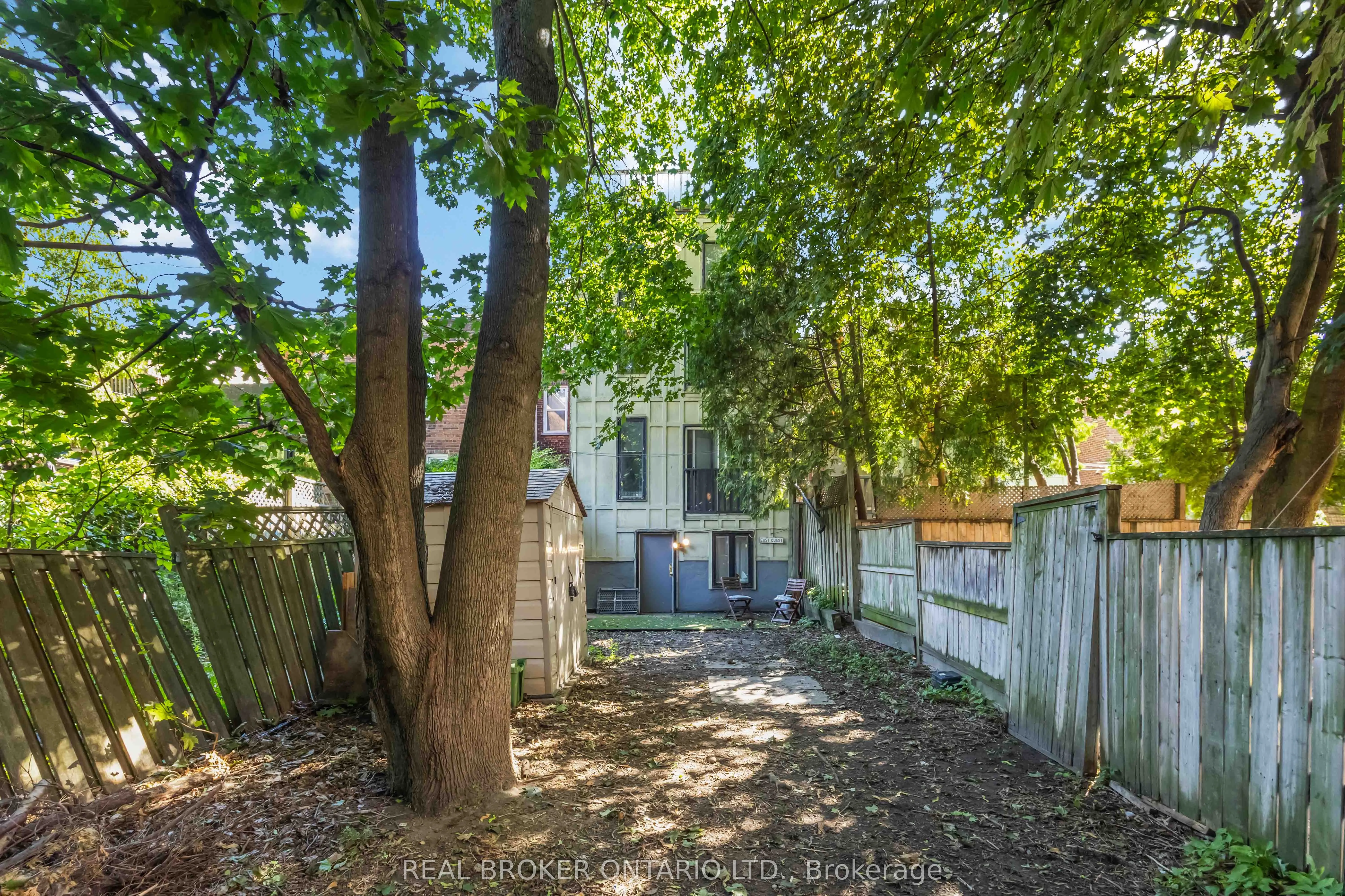 22 Curzon Street E, #Main
