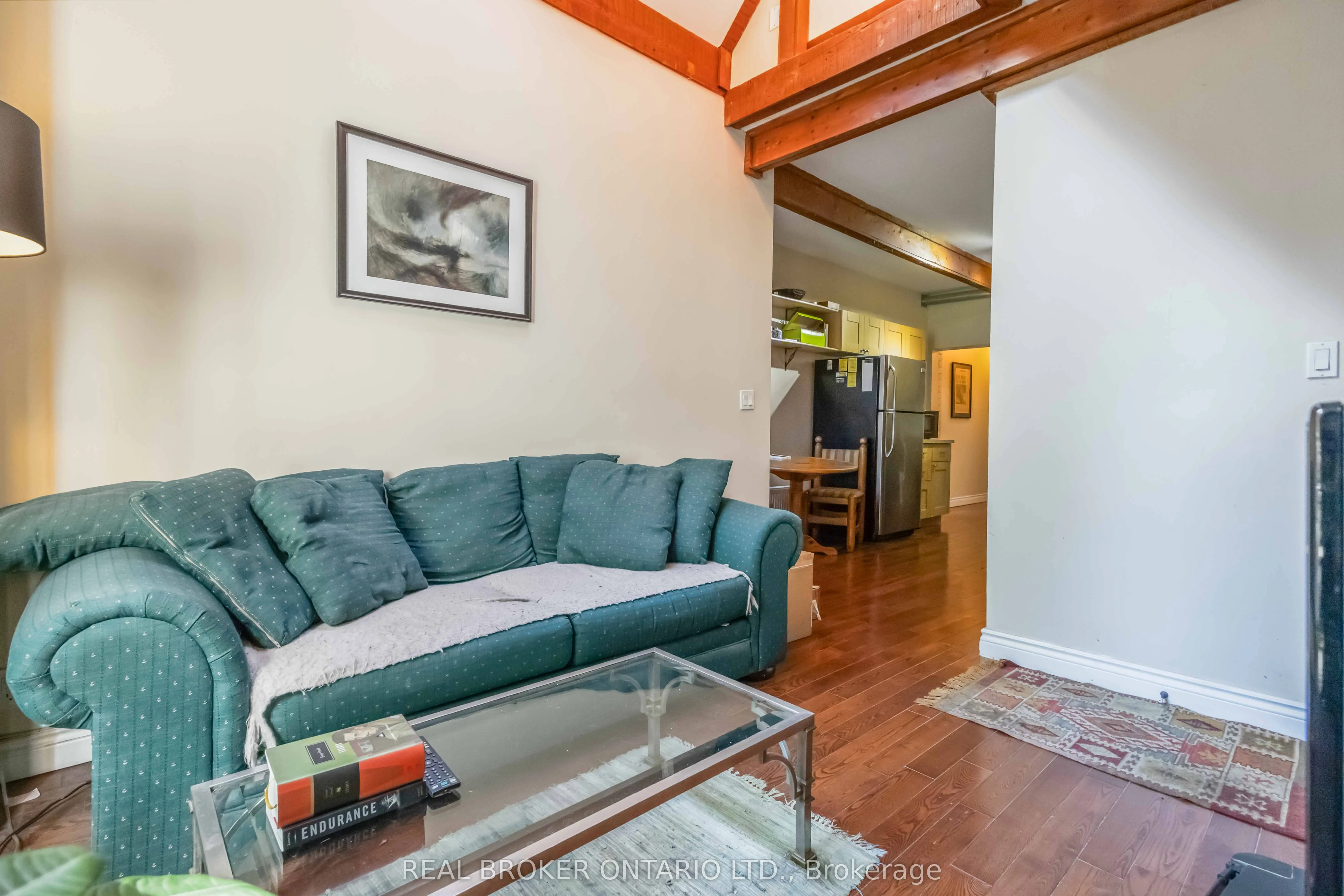 22 Curzon Street E, #Main
