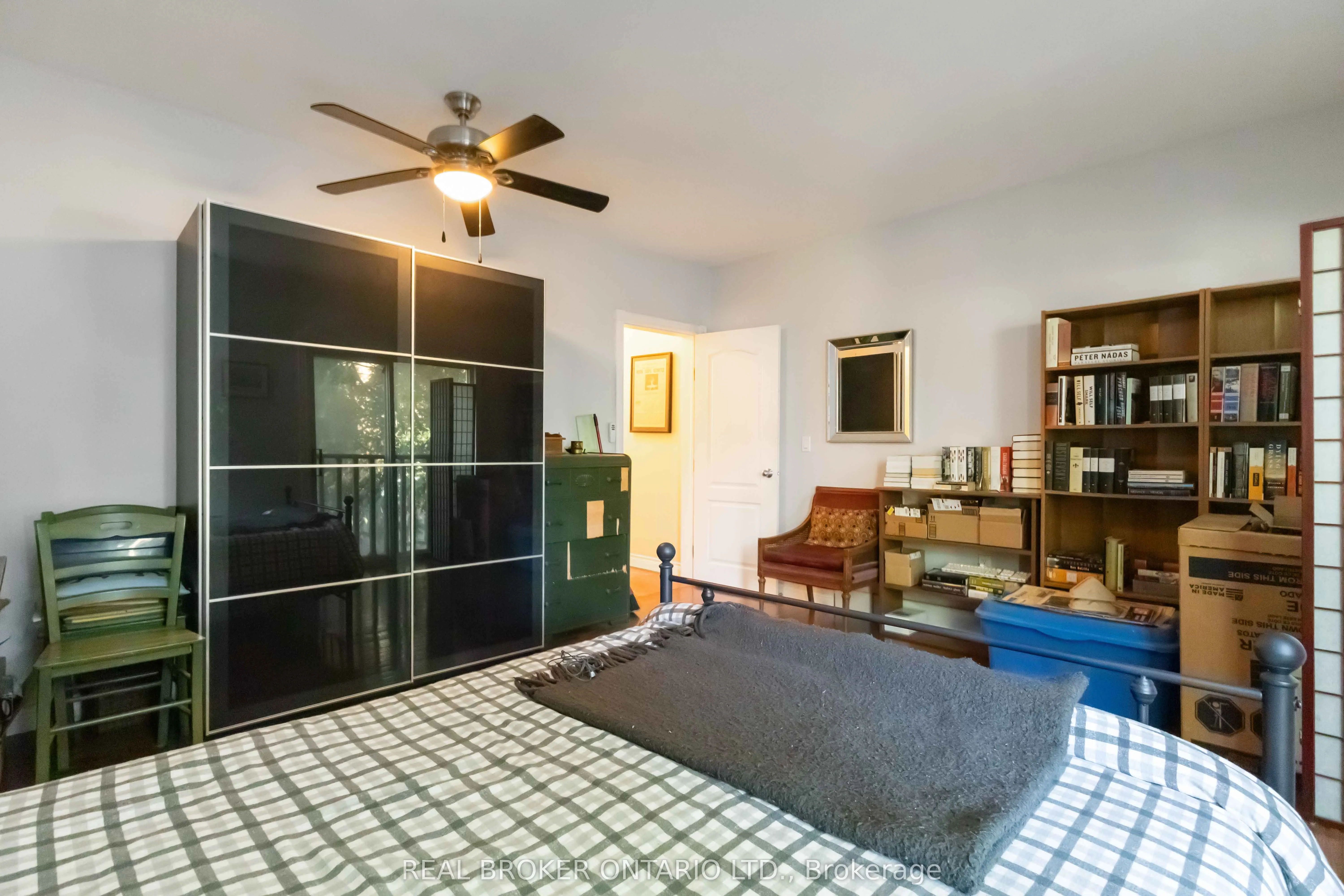 22 Curzon Street E, #Main