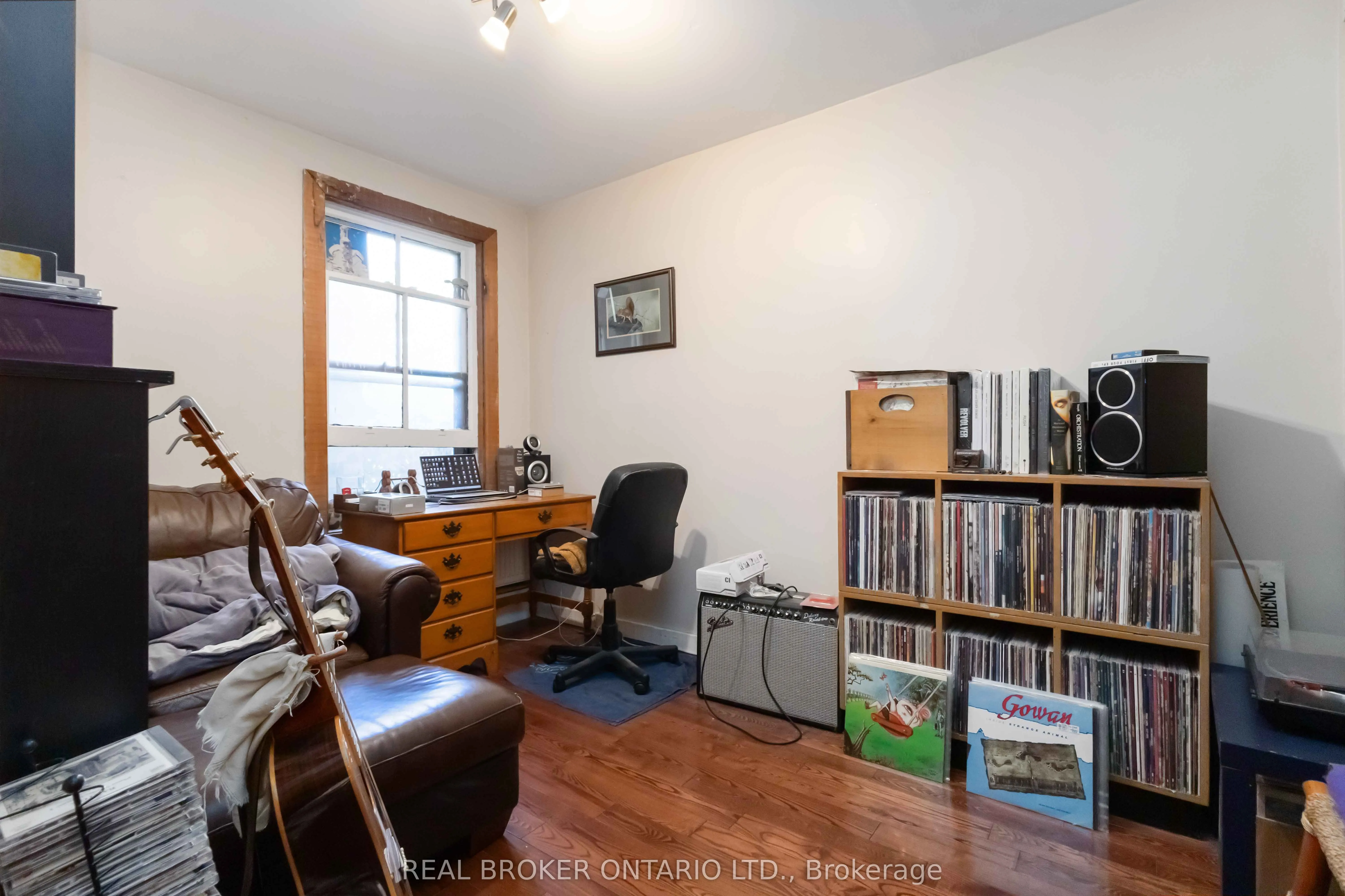 22 Curzon Street E, #Main