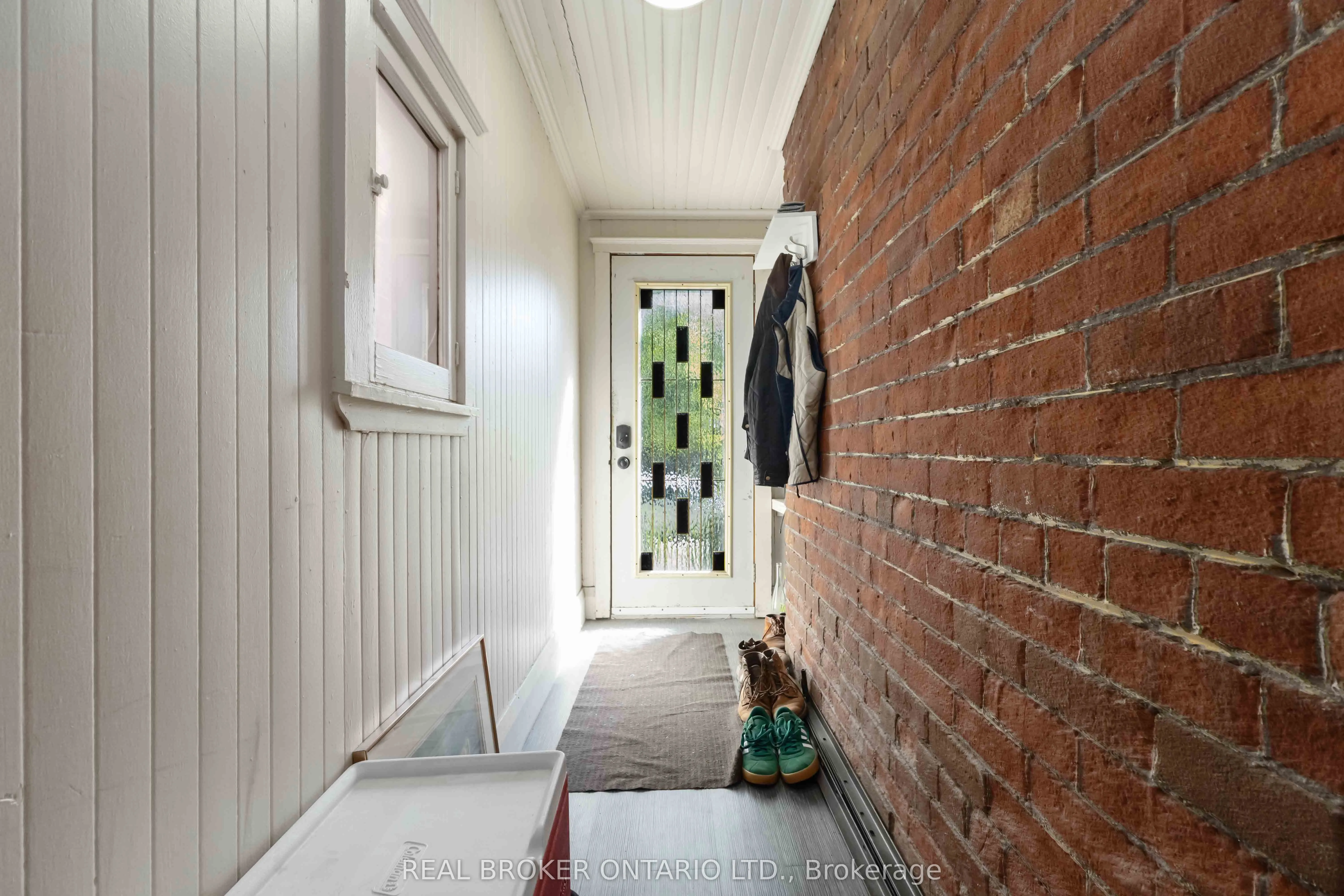 22 Curzon Street E, #Main