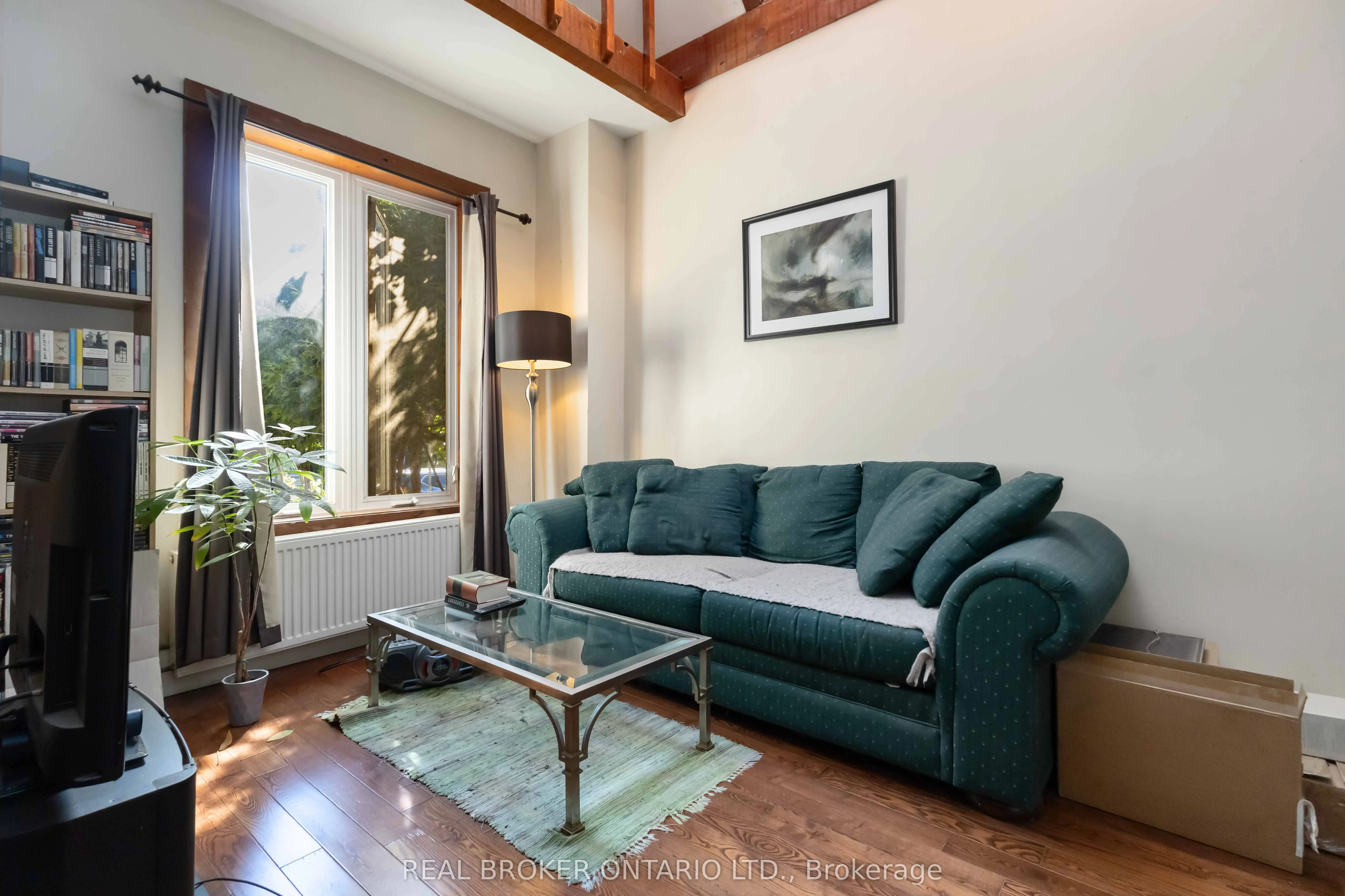 22 Curzon Street E, #Main