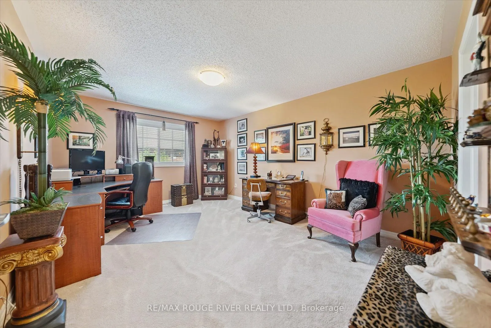 934 Red Deer Avenue
