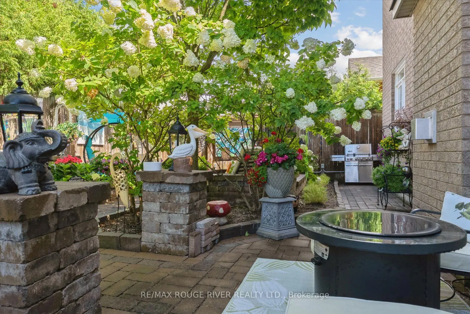 934 Red Deer Avenue