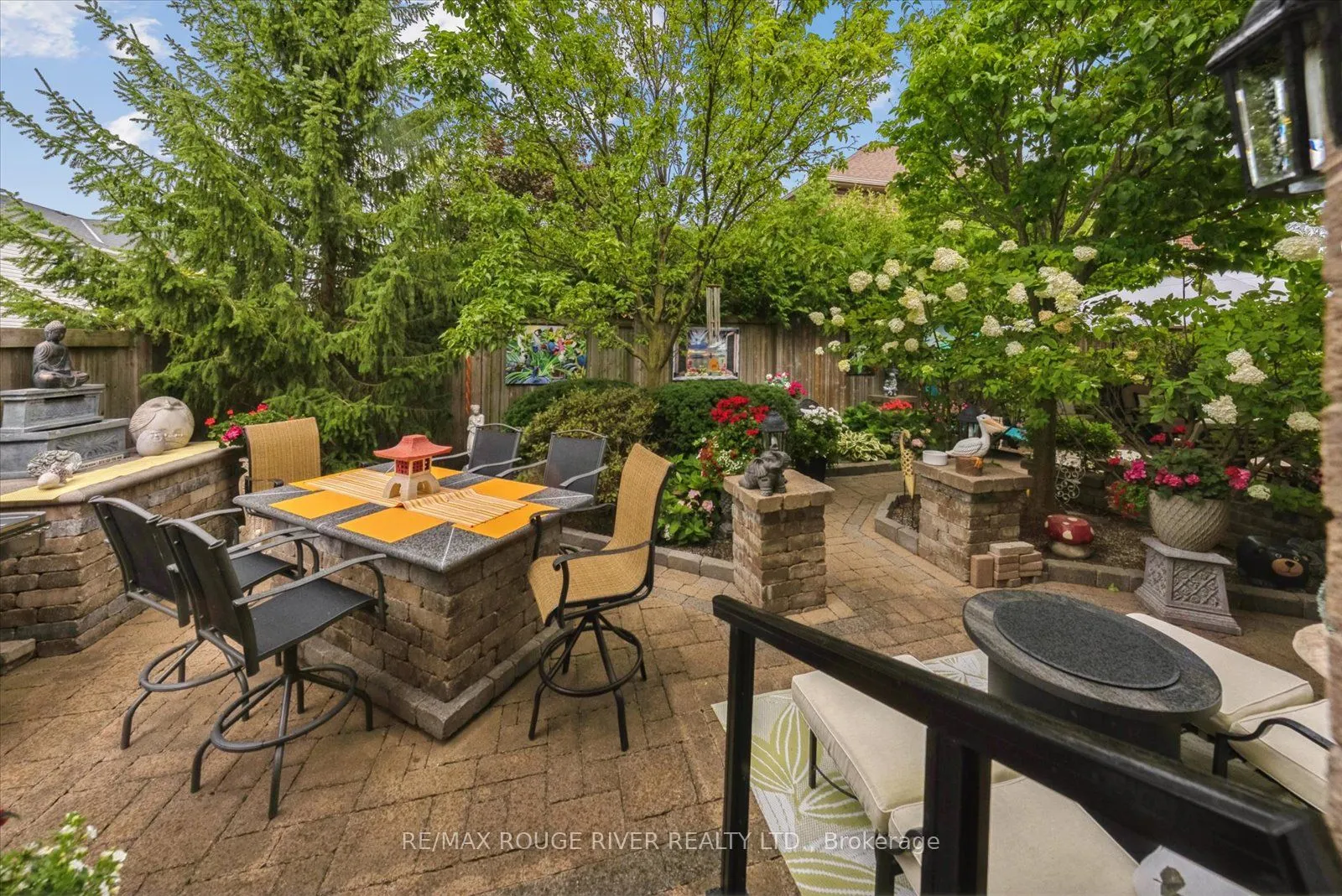 934 Red Deer Avenue