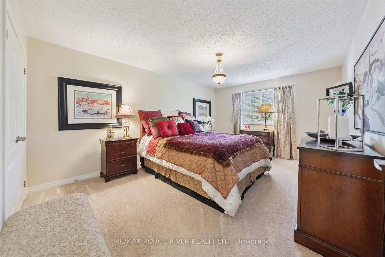 934 Red Deer Avenue
