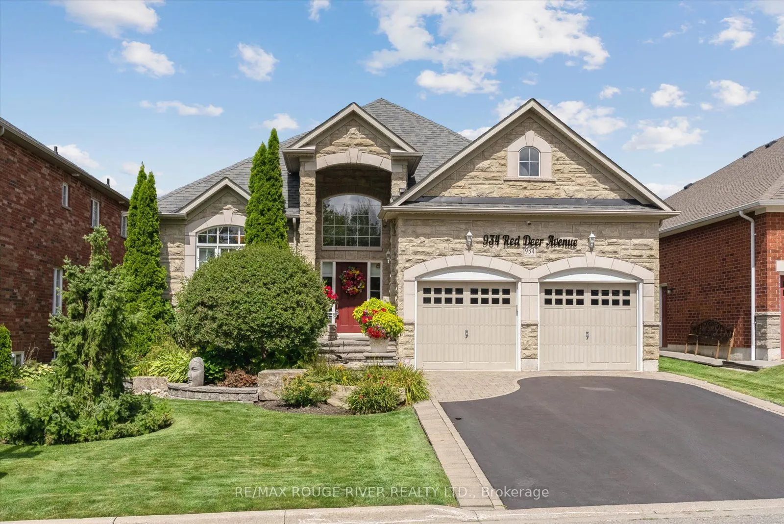934 Red Deer Avenue
