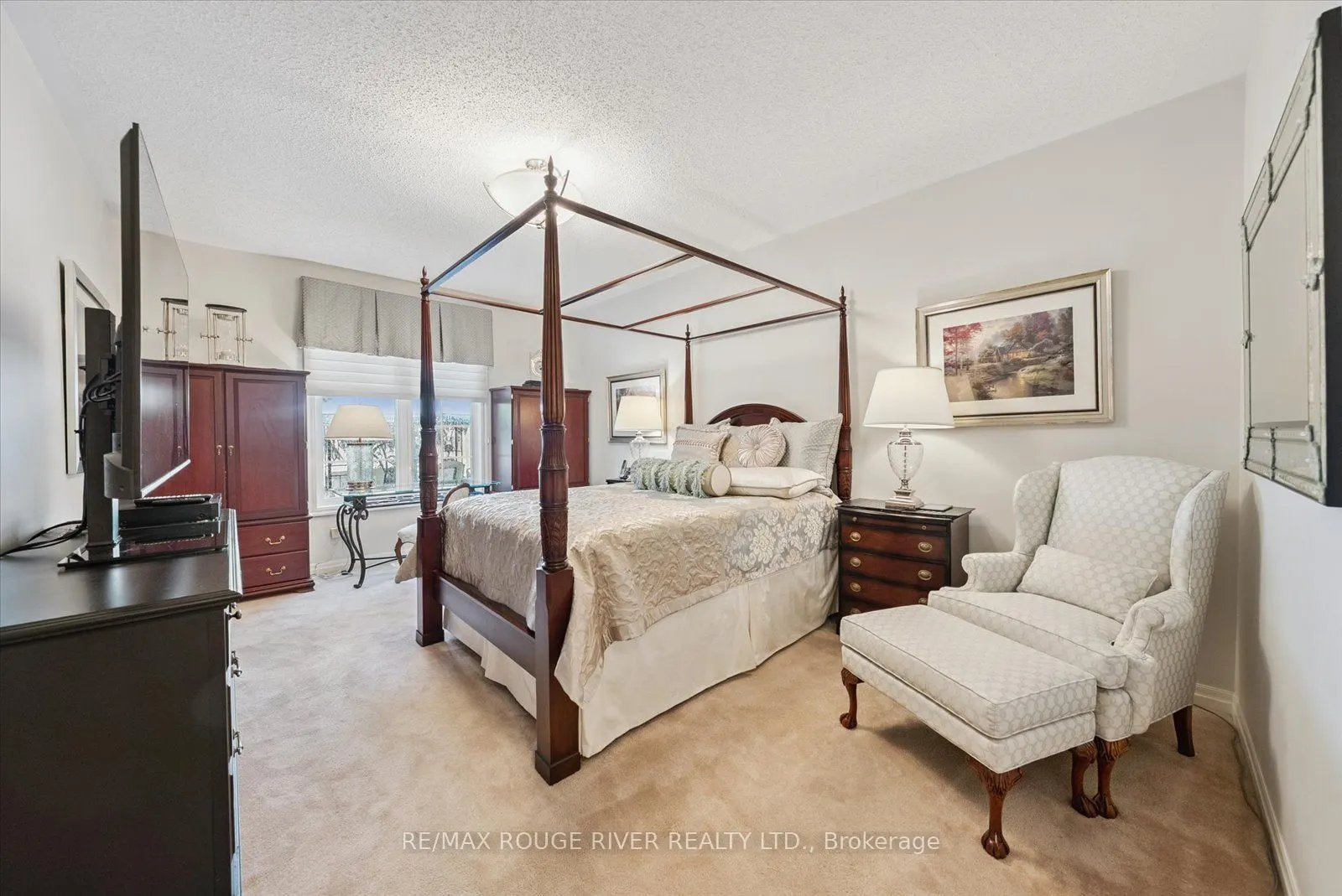 934 Red Deer Avenue
