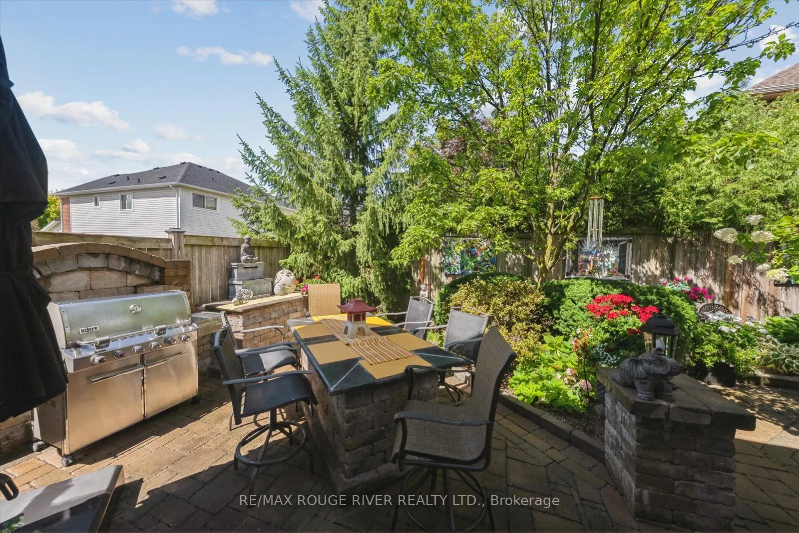 934 Red Deer Avenue