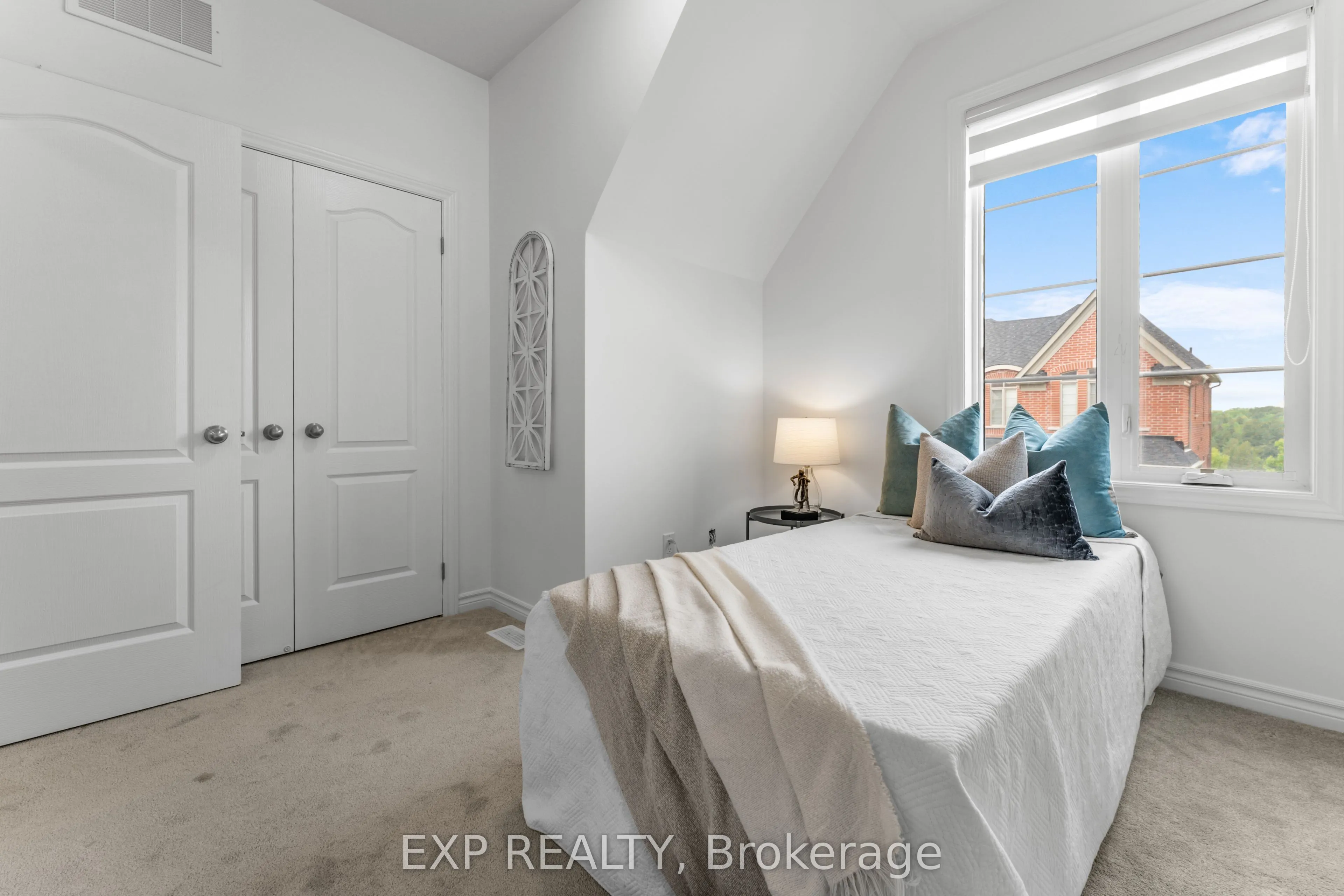 10 Hickling Lane