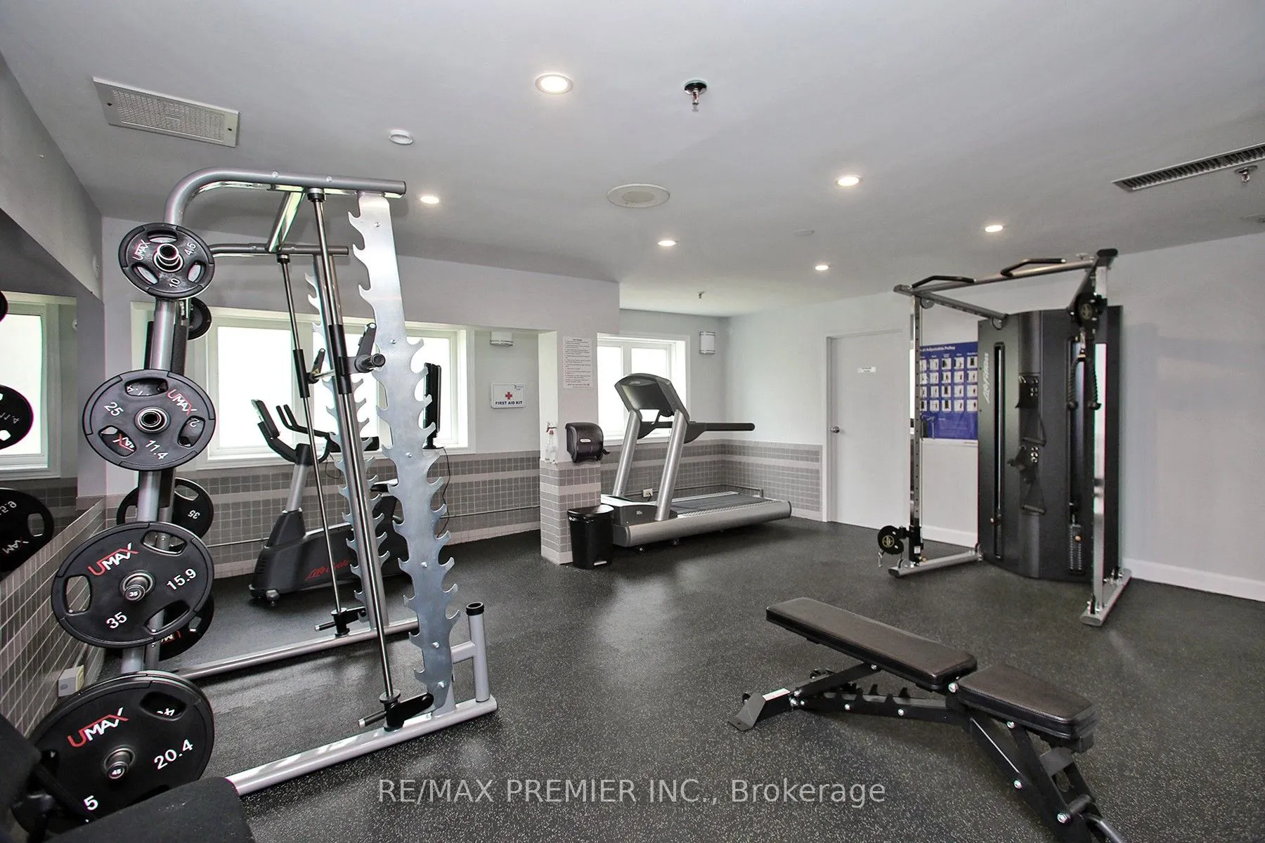 189 Lake Drive Way W, #407
