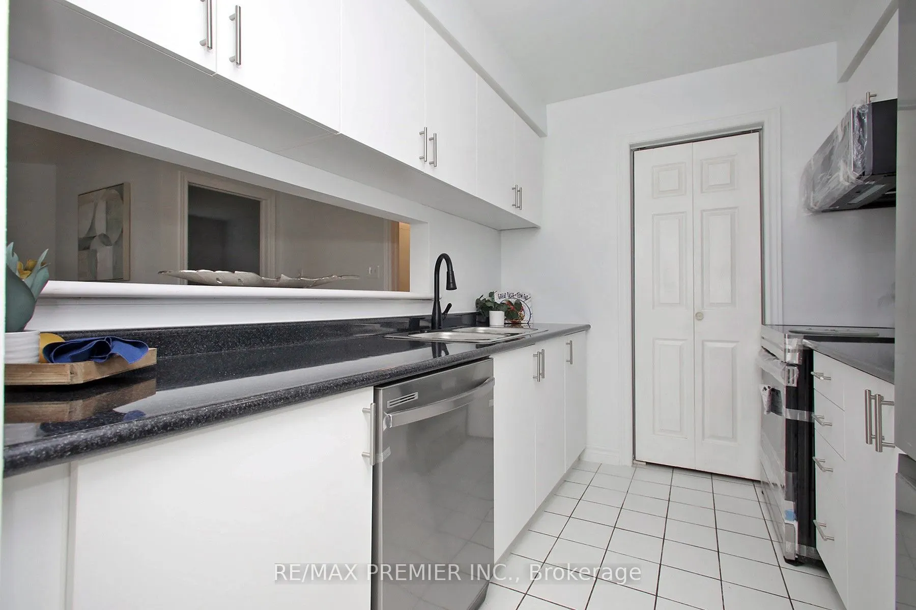 189 Lake Drive Way W, #407
