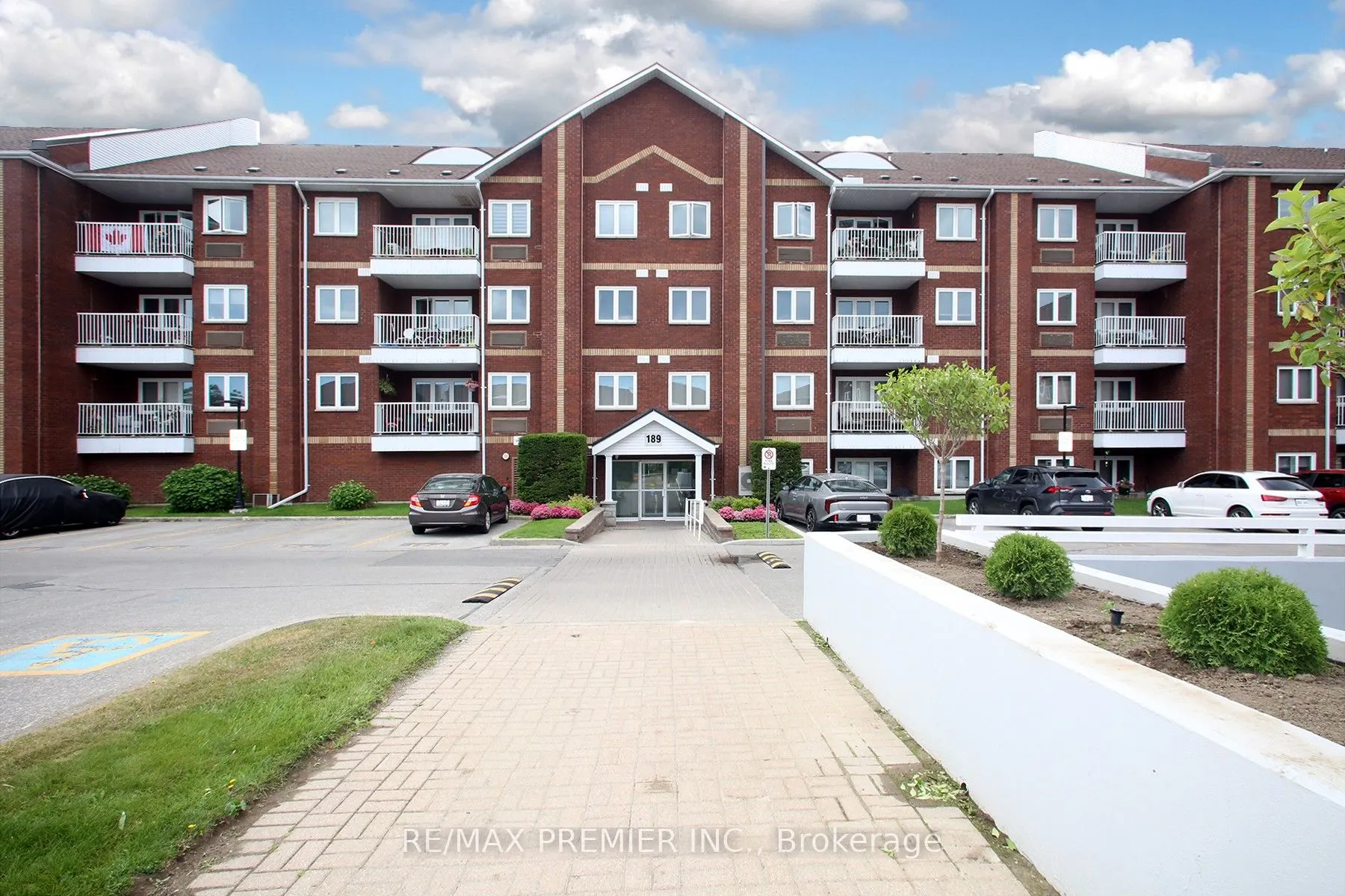 189 Lake Drive Way W, #407
