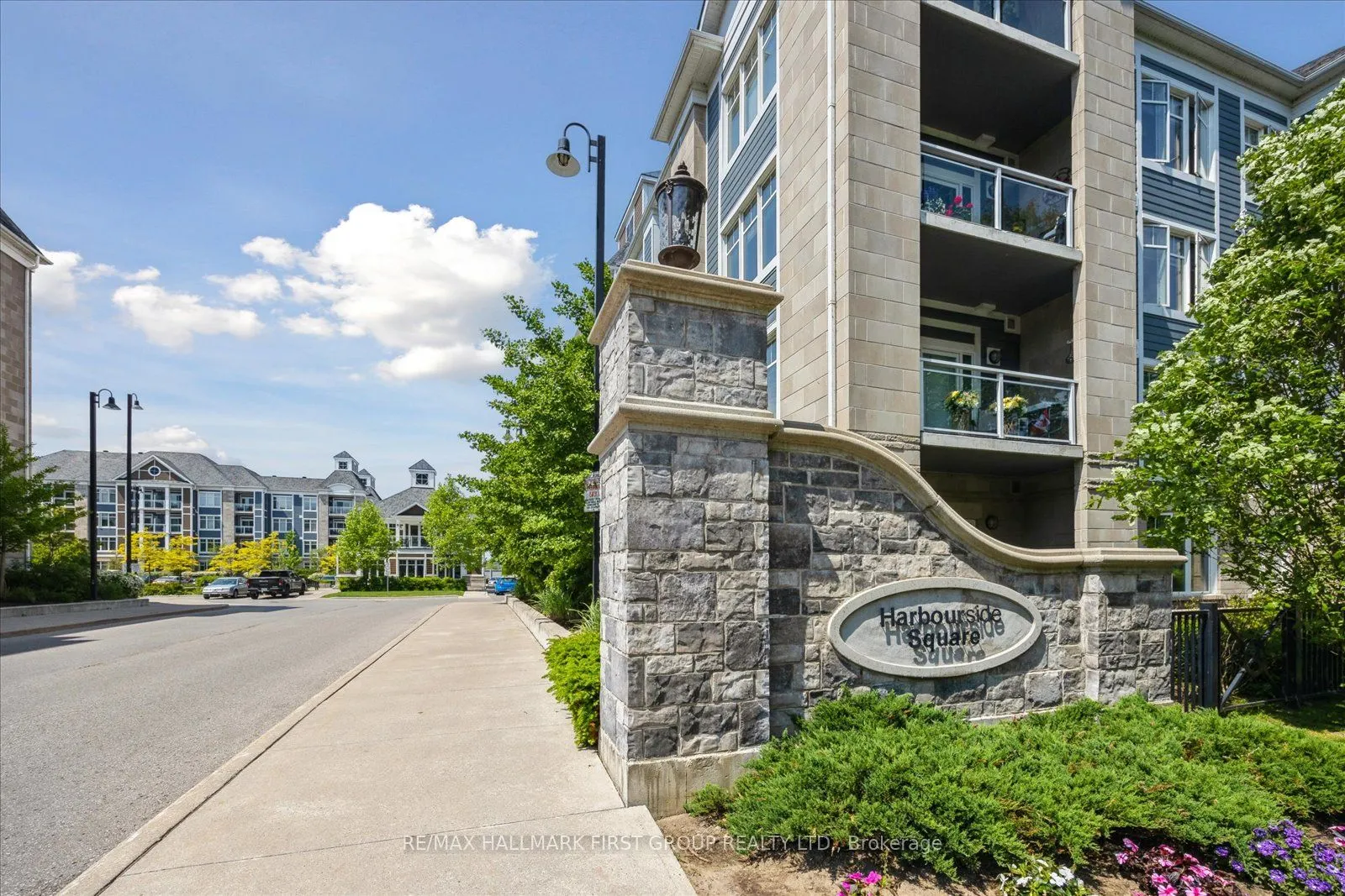 670 Gordon Street, #402