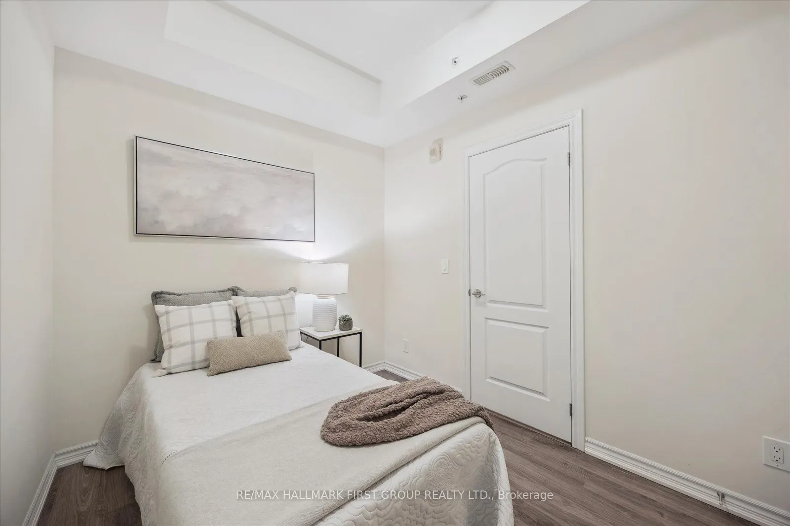 670 Gordon Street, #402