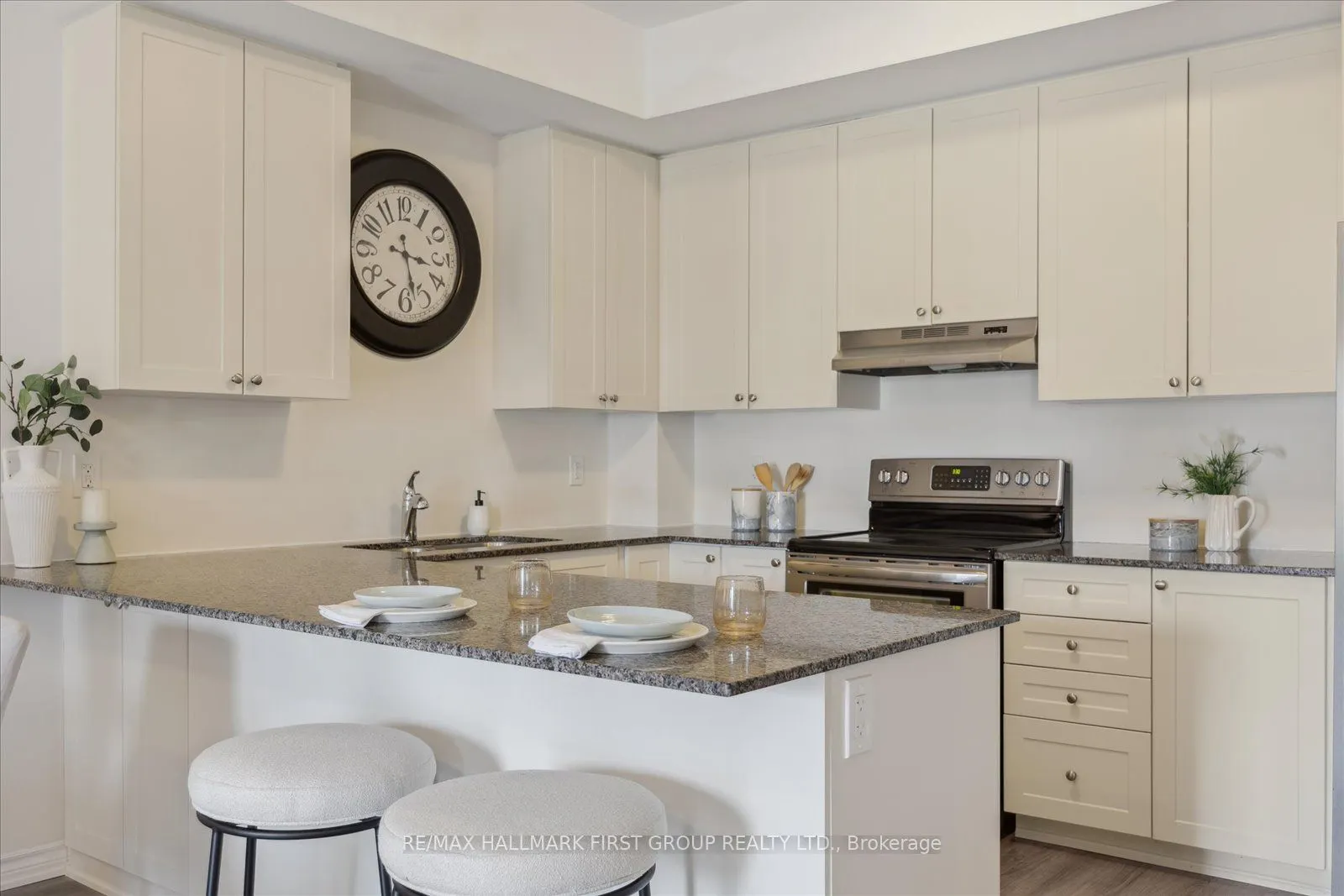 670 Gordon Street, #402