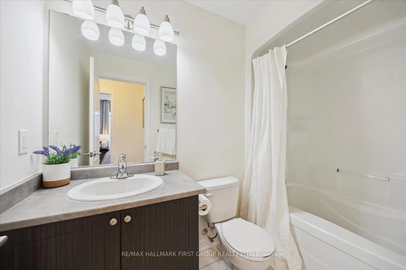 670 Gordon Street, #402