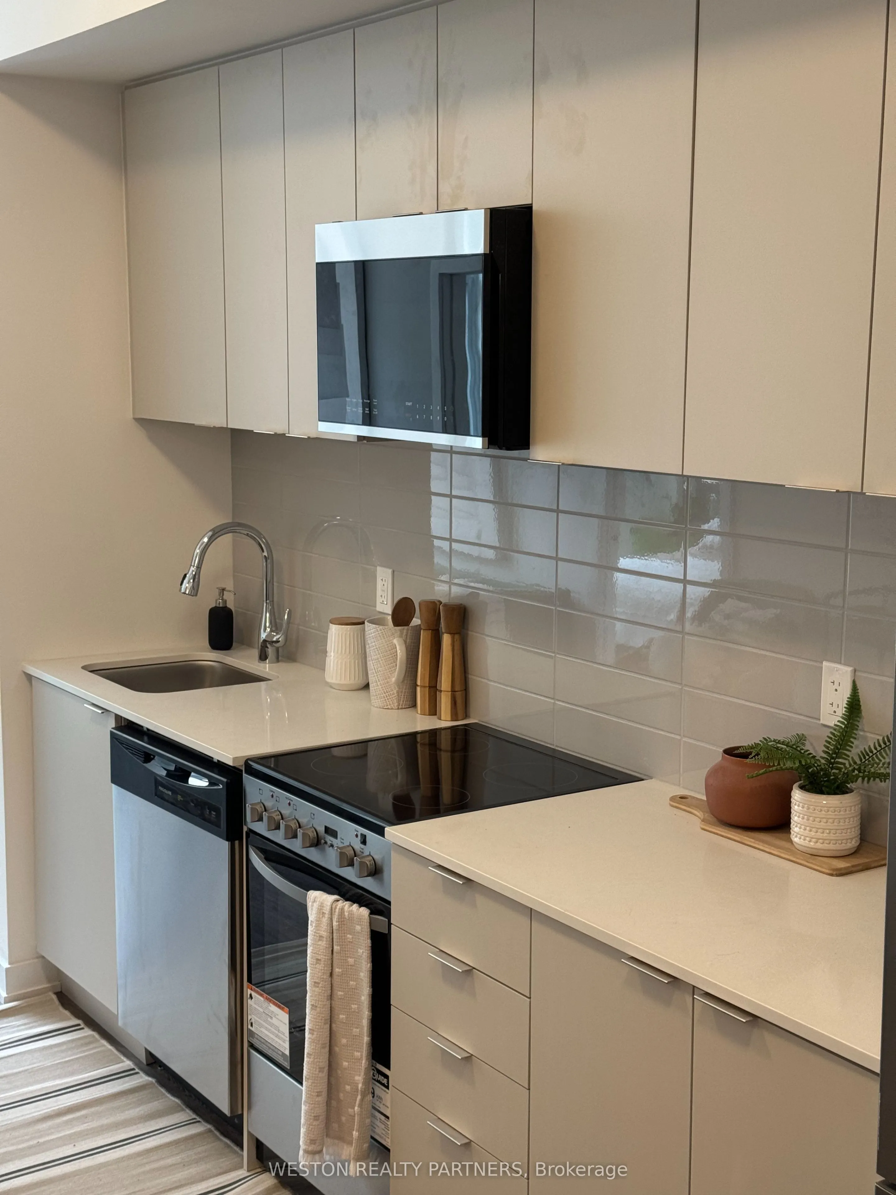 4569 Kingston Road, #002