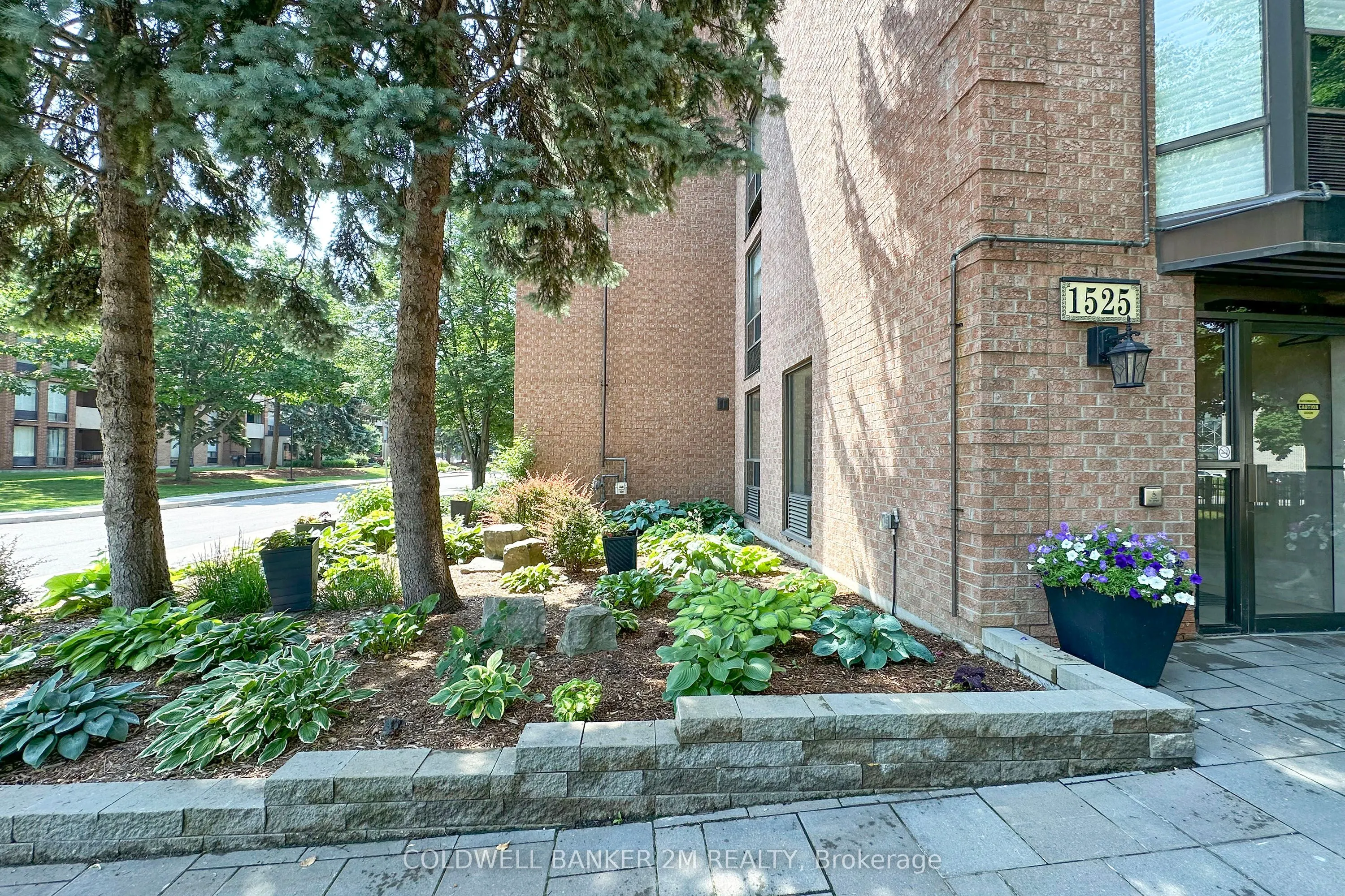 1525 Diefenbaker Court, #104