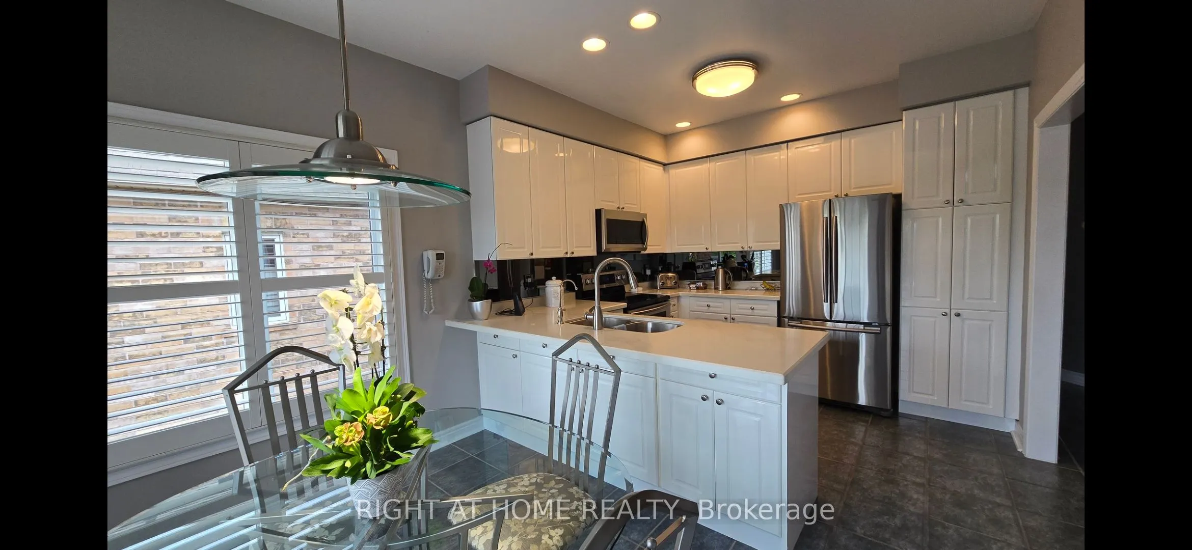 299 Waterbury Crescent