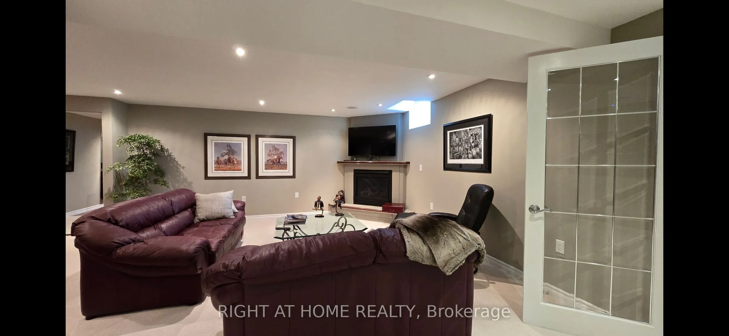 299 Waterbury Crescent