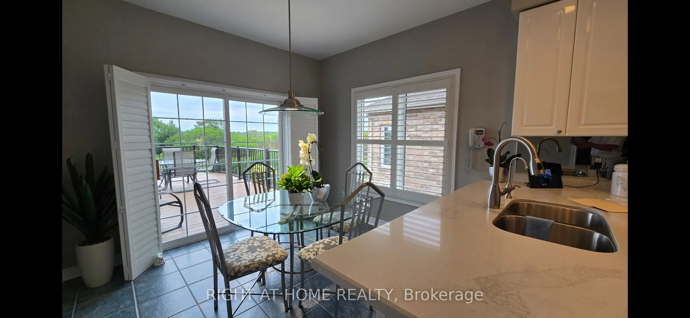 299 Waterbury Crescent