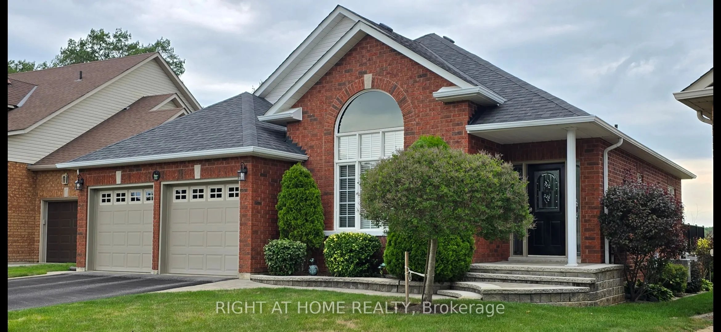 299 Waterbury Crescent