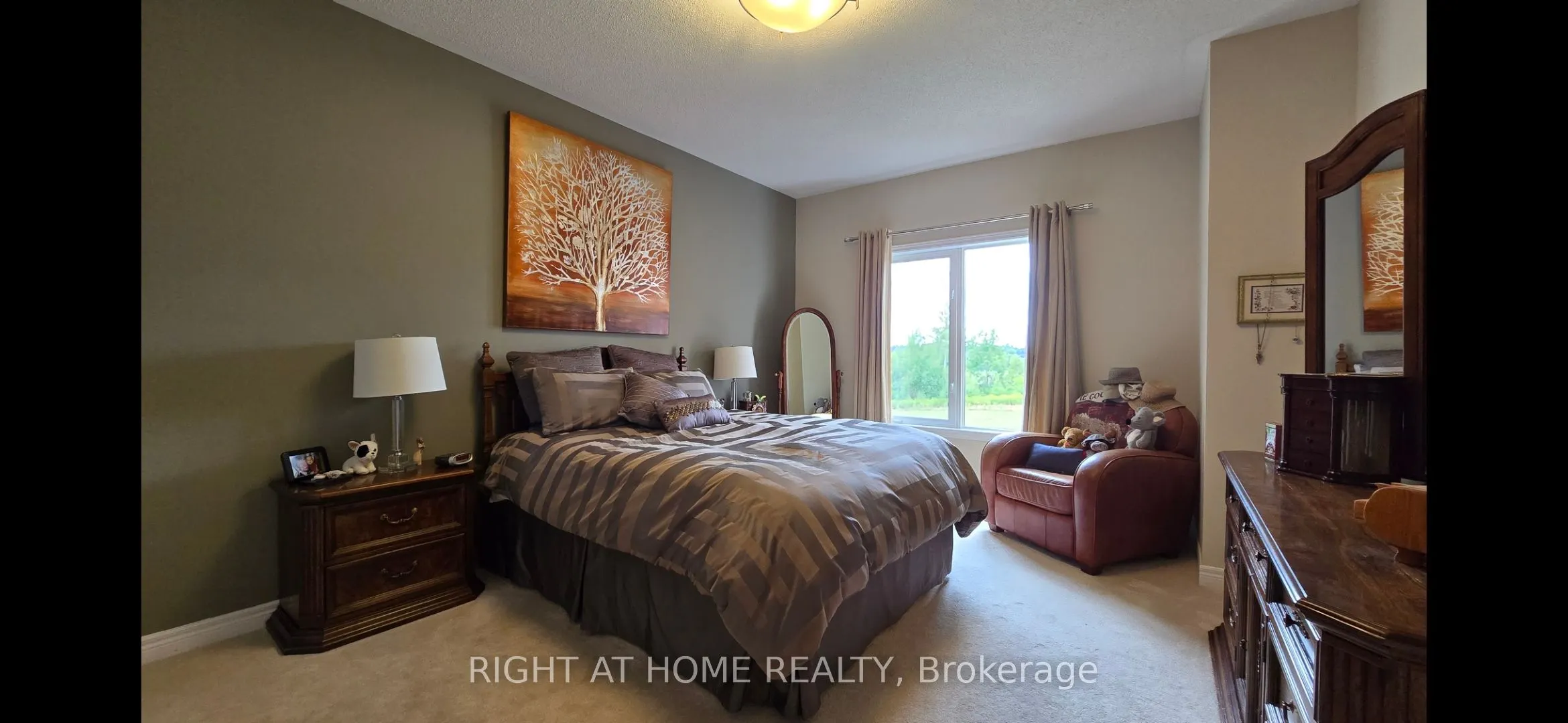 299 Waterbury Crescent