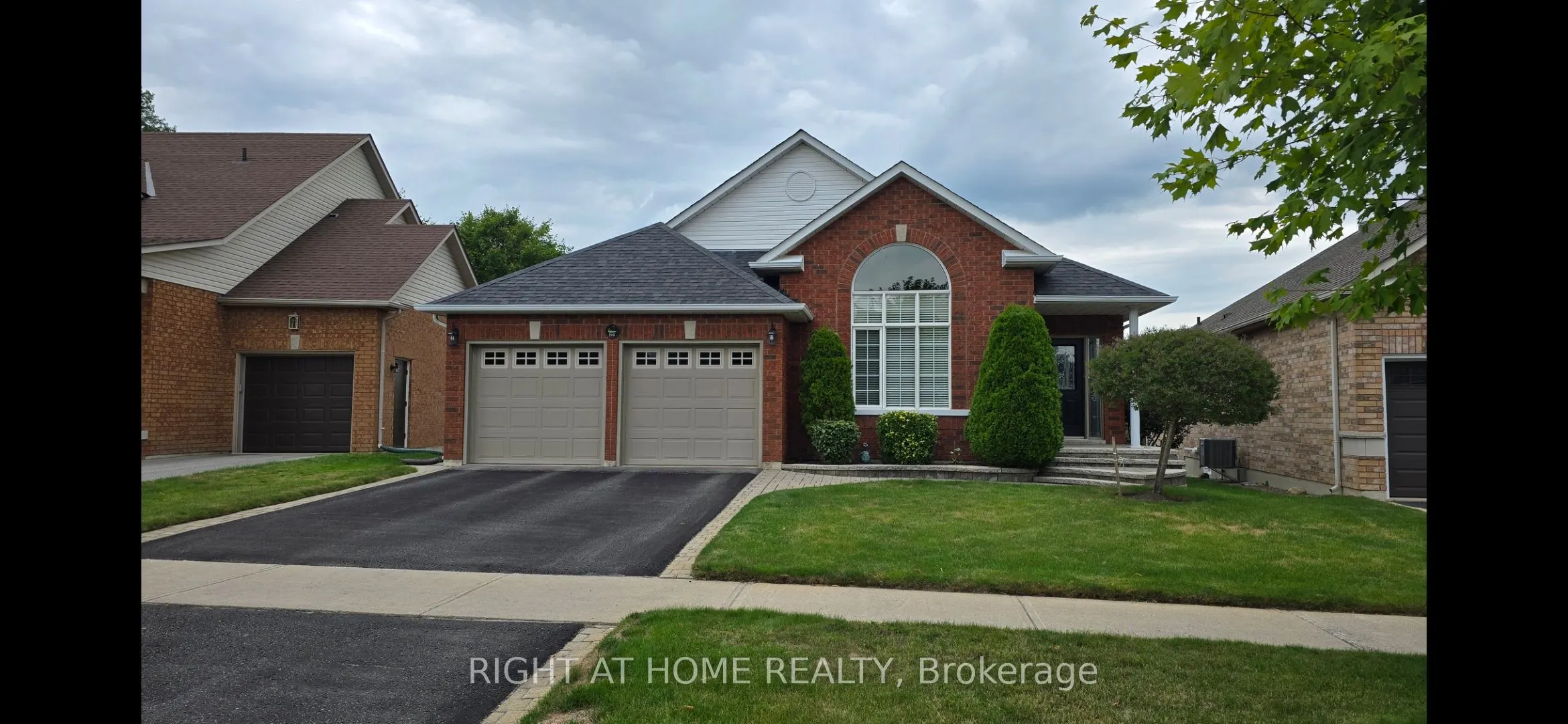 299 Waterbury Crescent
