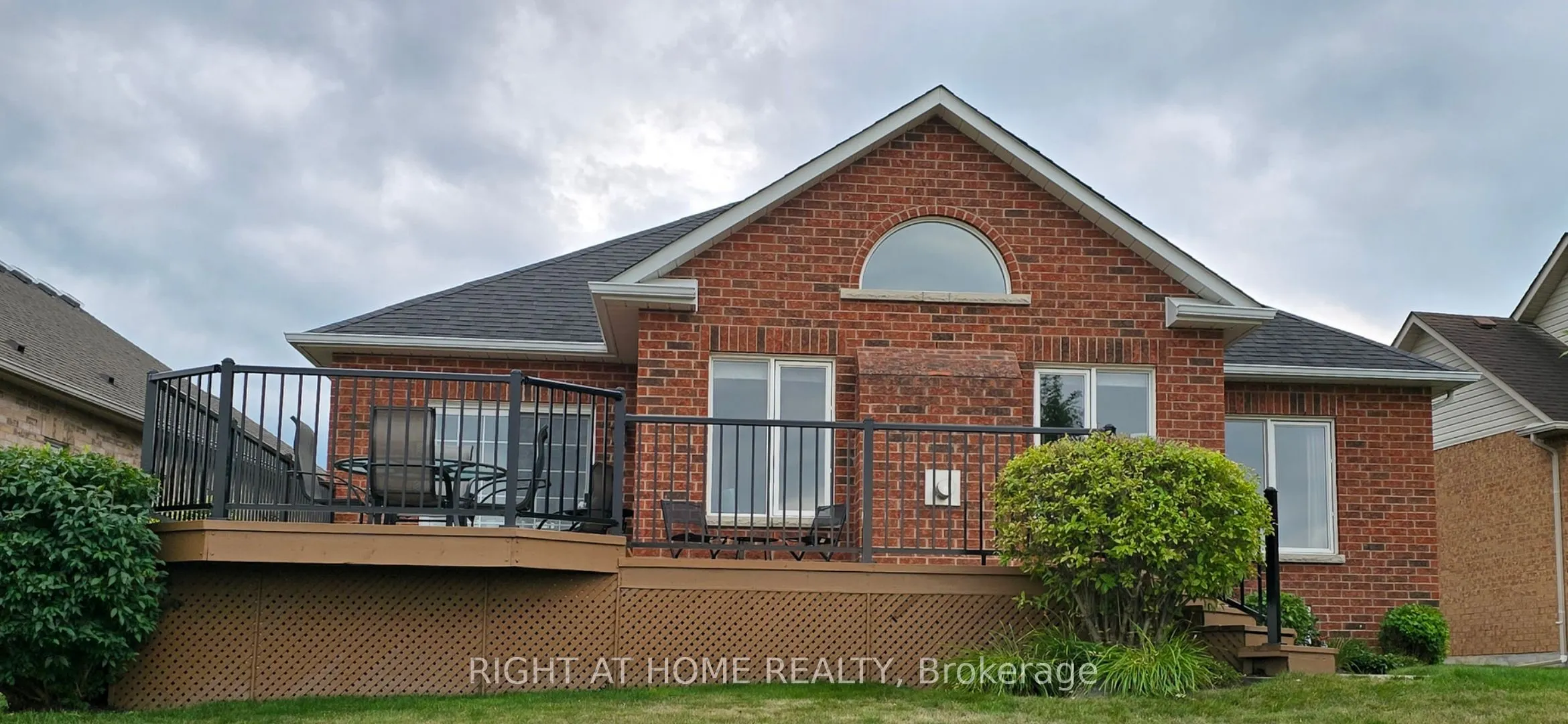 299 Waterbury Crescent