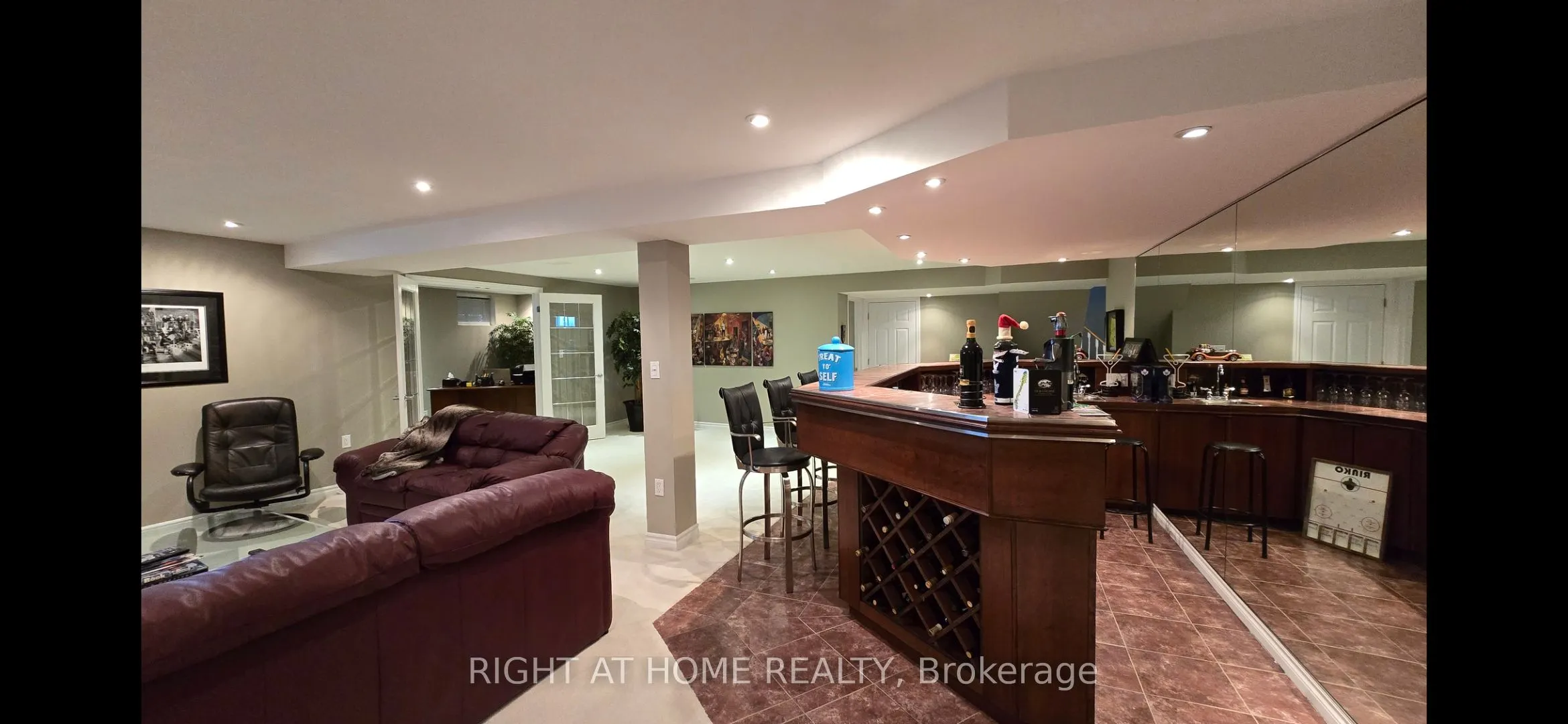 299 Waterbury Crescent