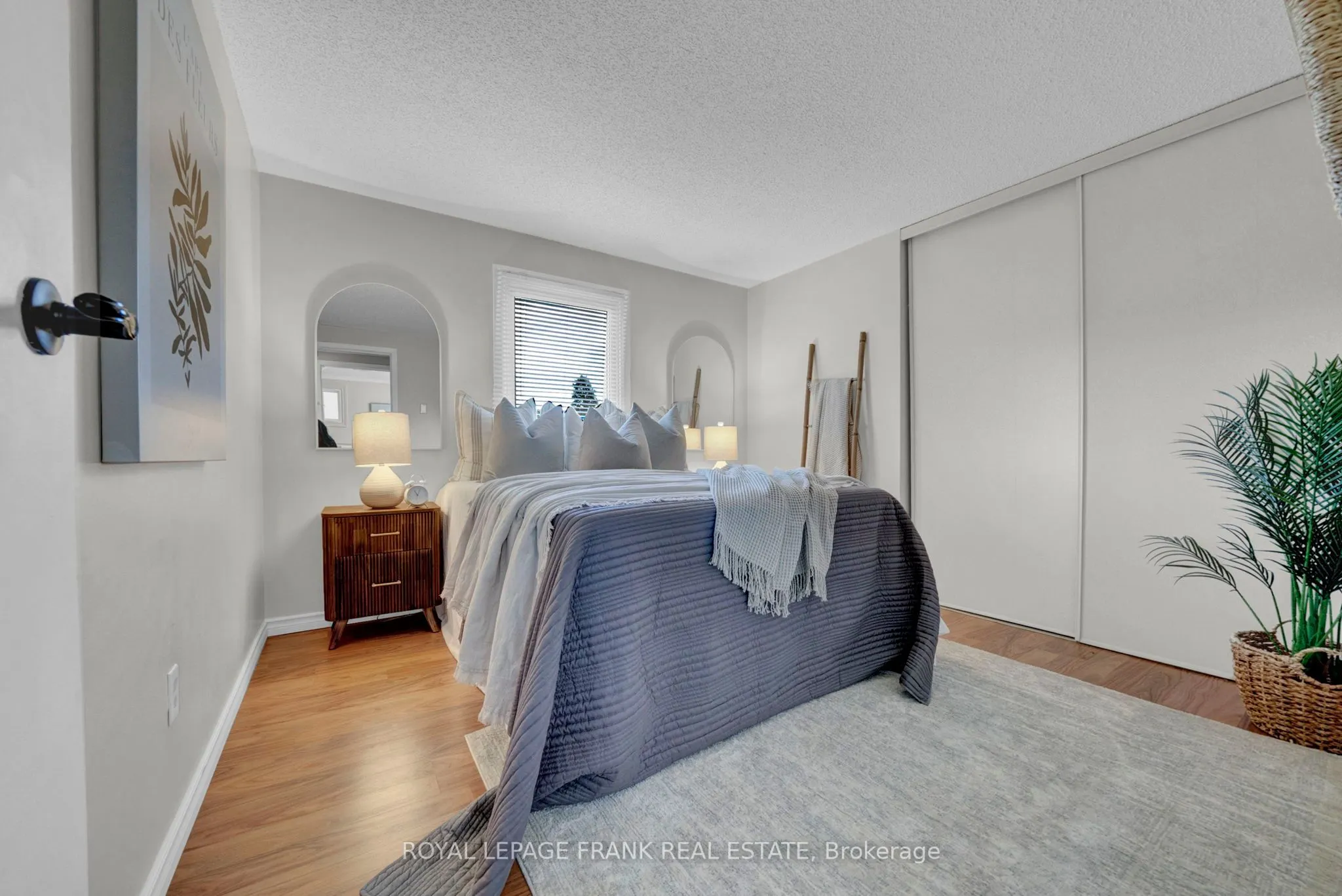 26 Pineridge Crescent