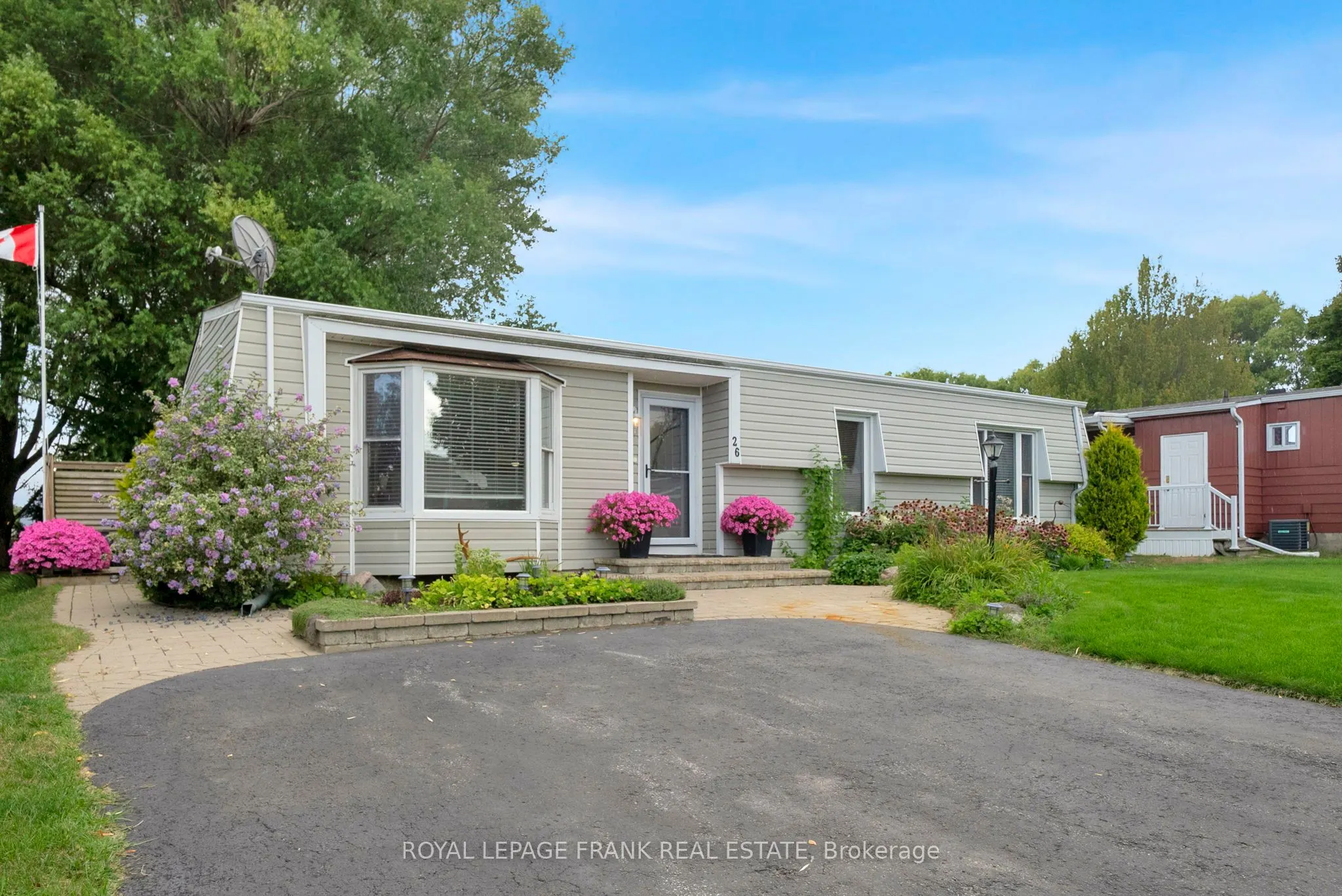 26 Pineridge Crescent