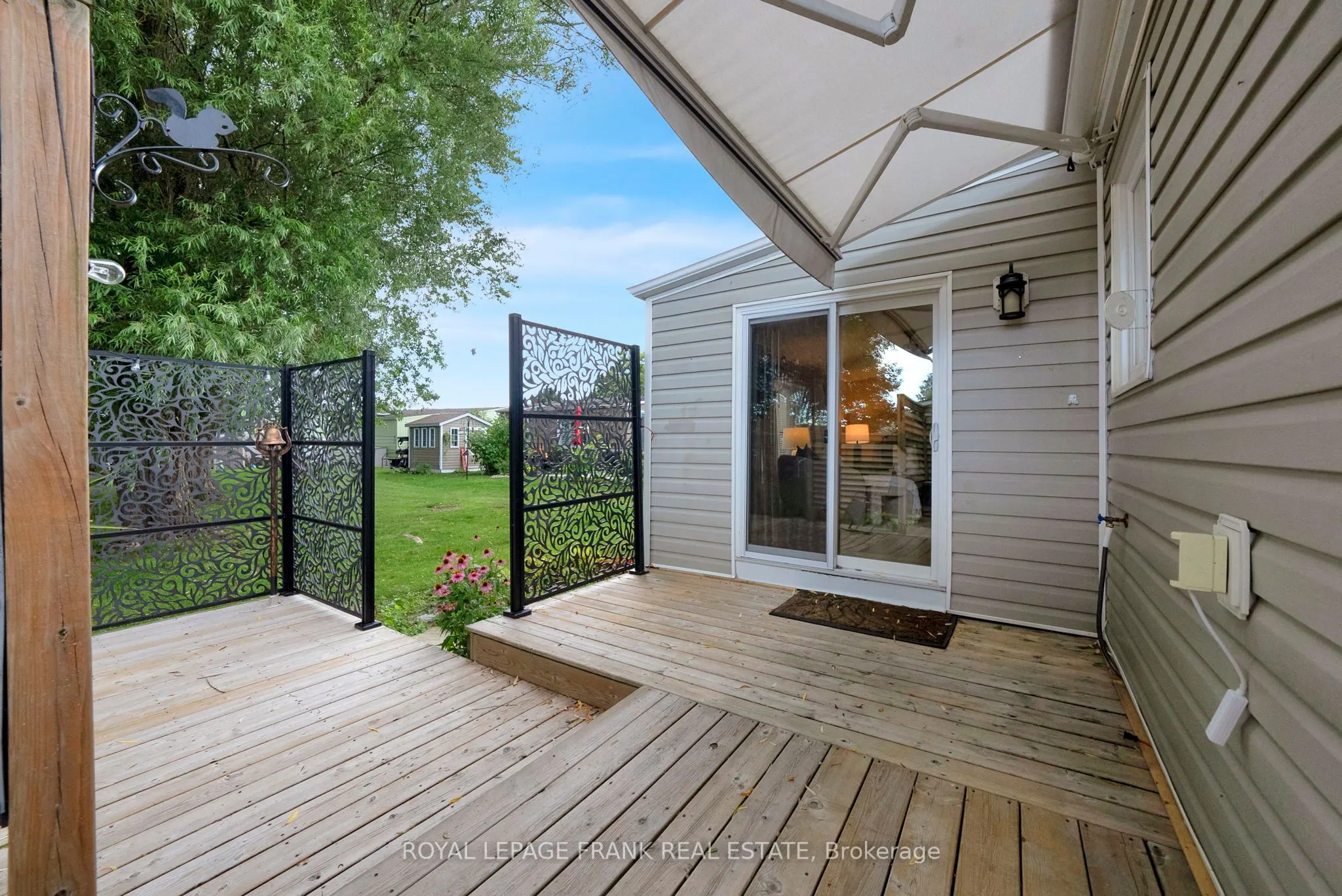 26 Pineridge Crescent