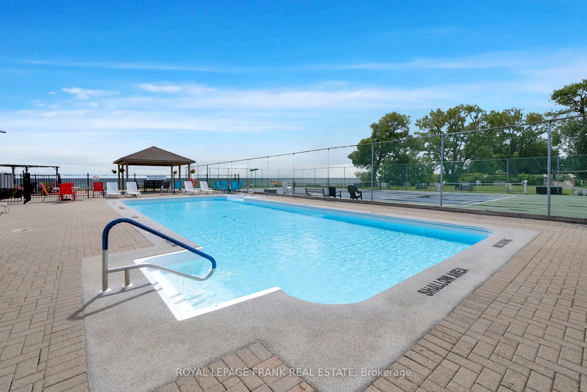 26 Pineridge Crescent